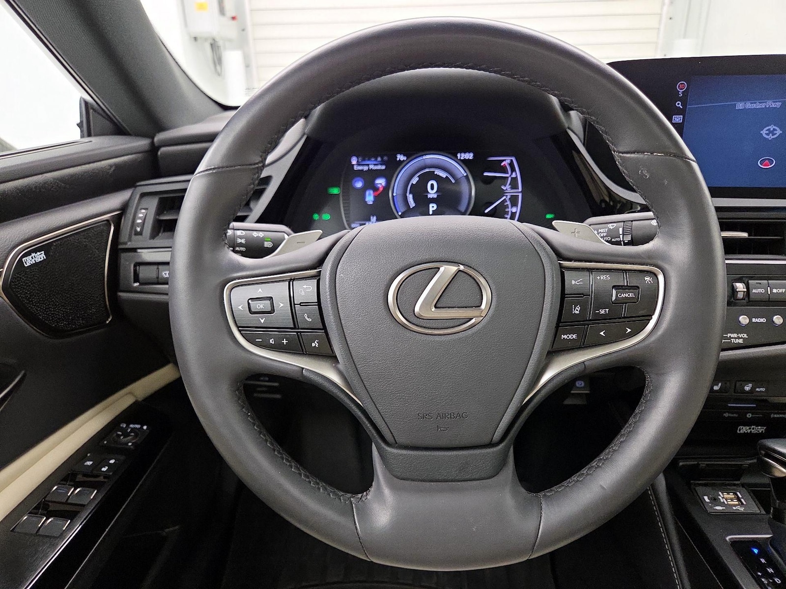 2022 Lexus ES Hybrid 300h - Photo 11