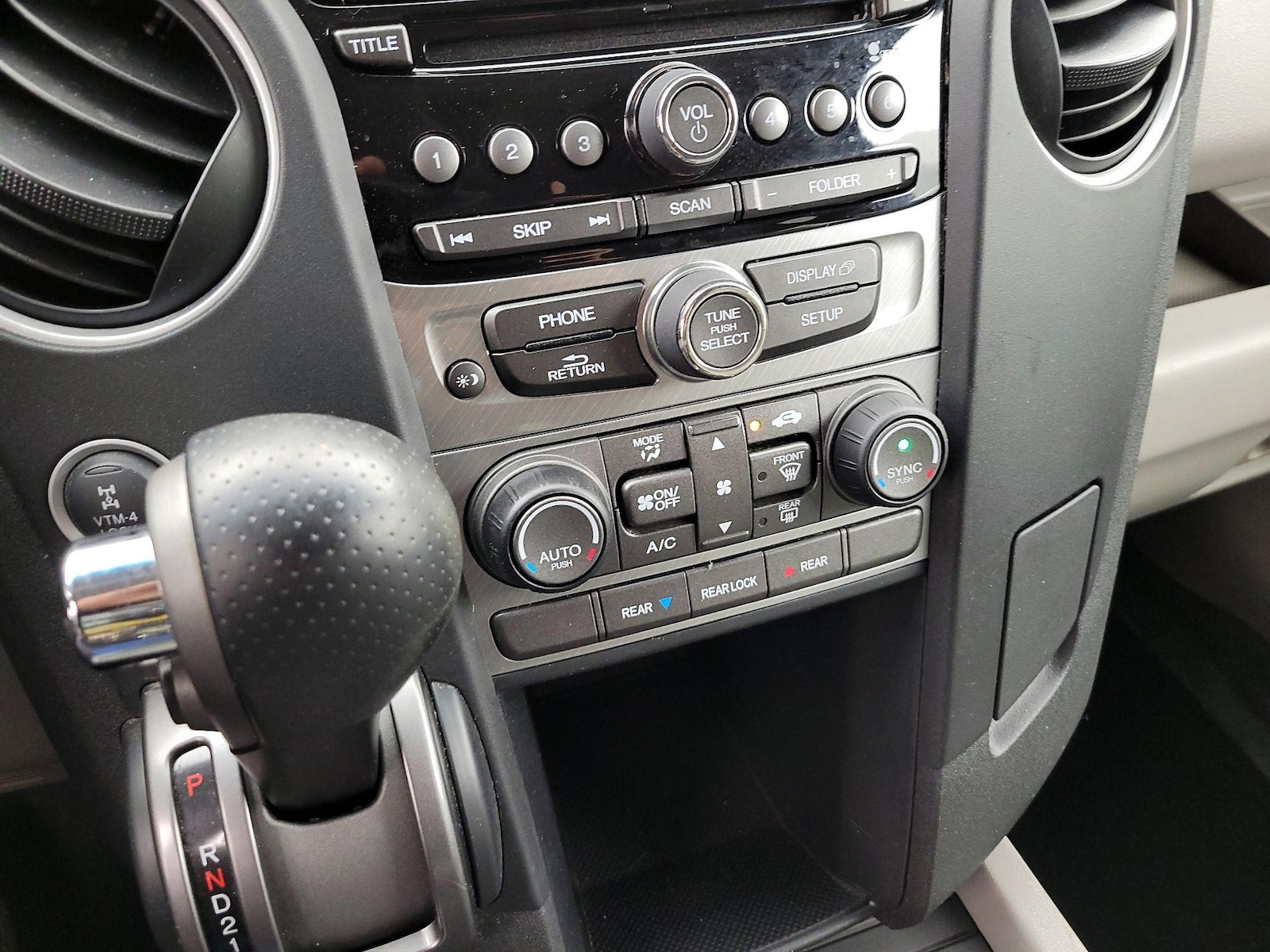 2015 Honda Pilot LX - Photo 17