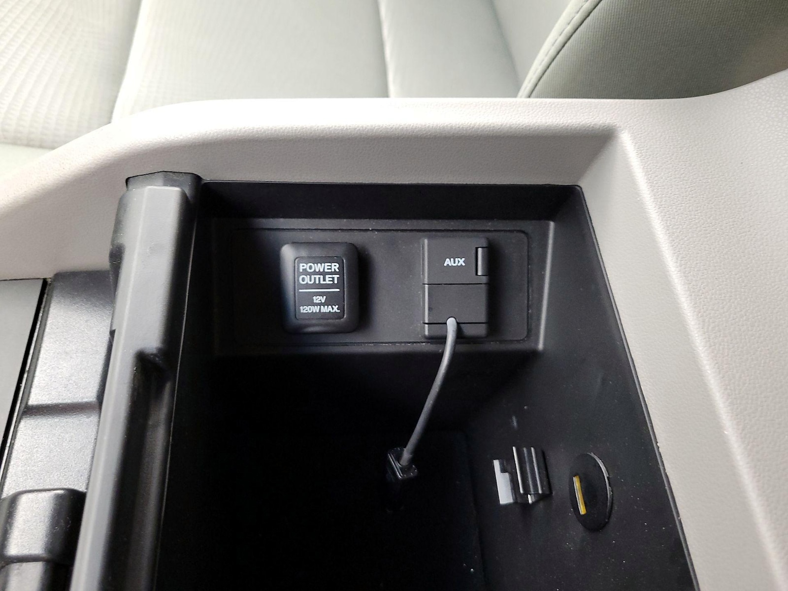 2015 Honda Pilot LX - Photo 19
