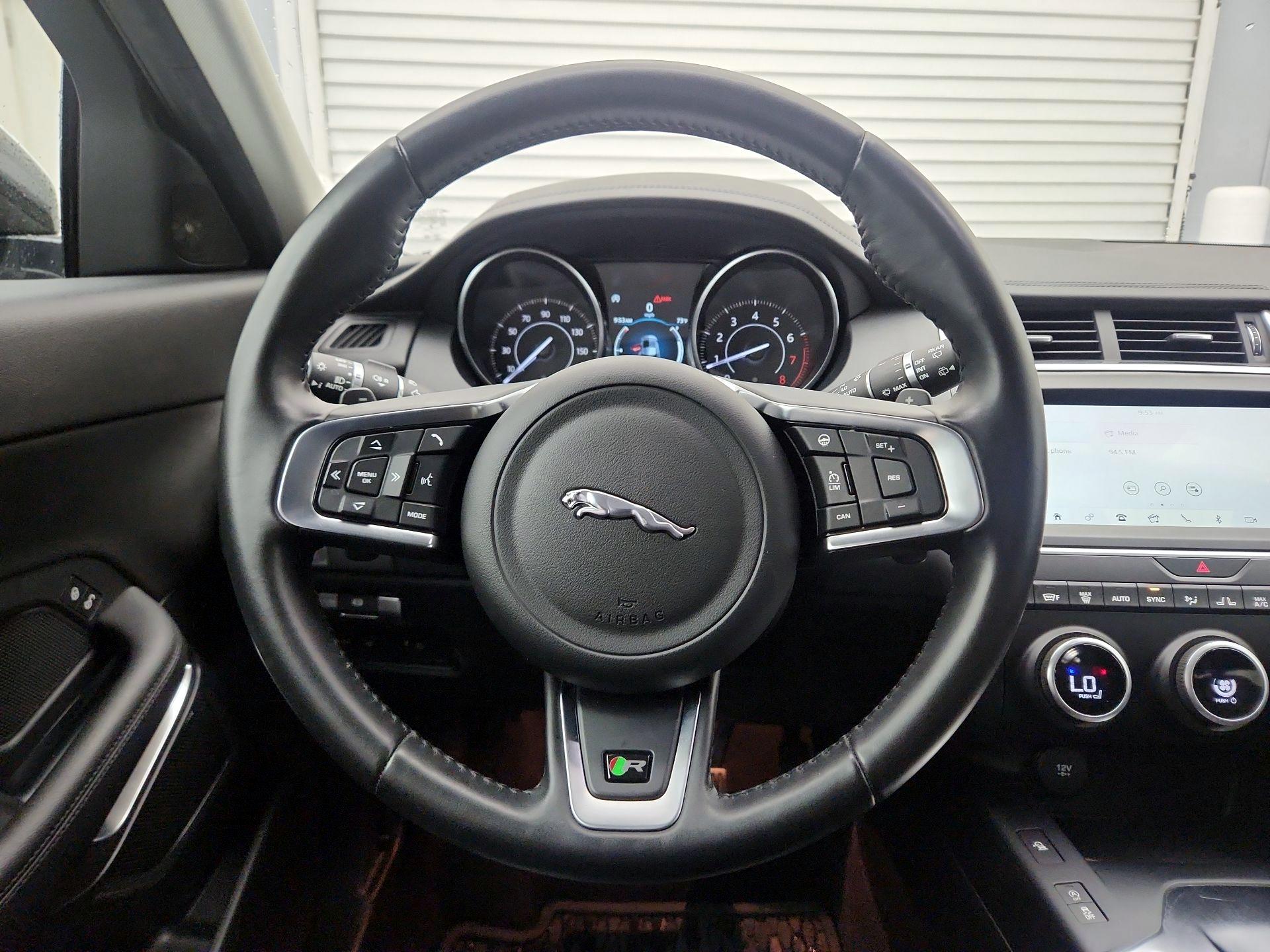 Thumbnail: 2020 Jaguar E-Pace - 10