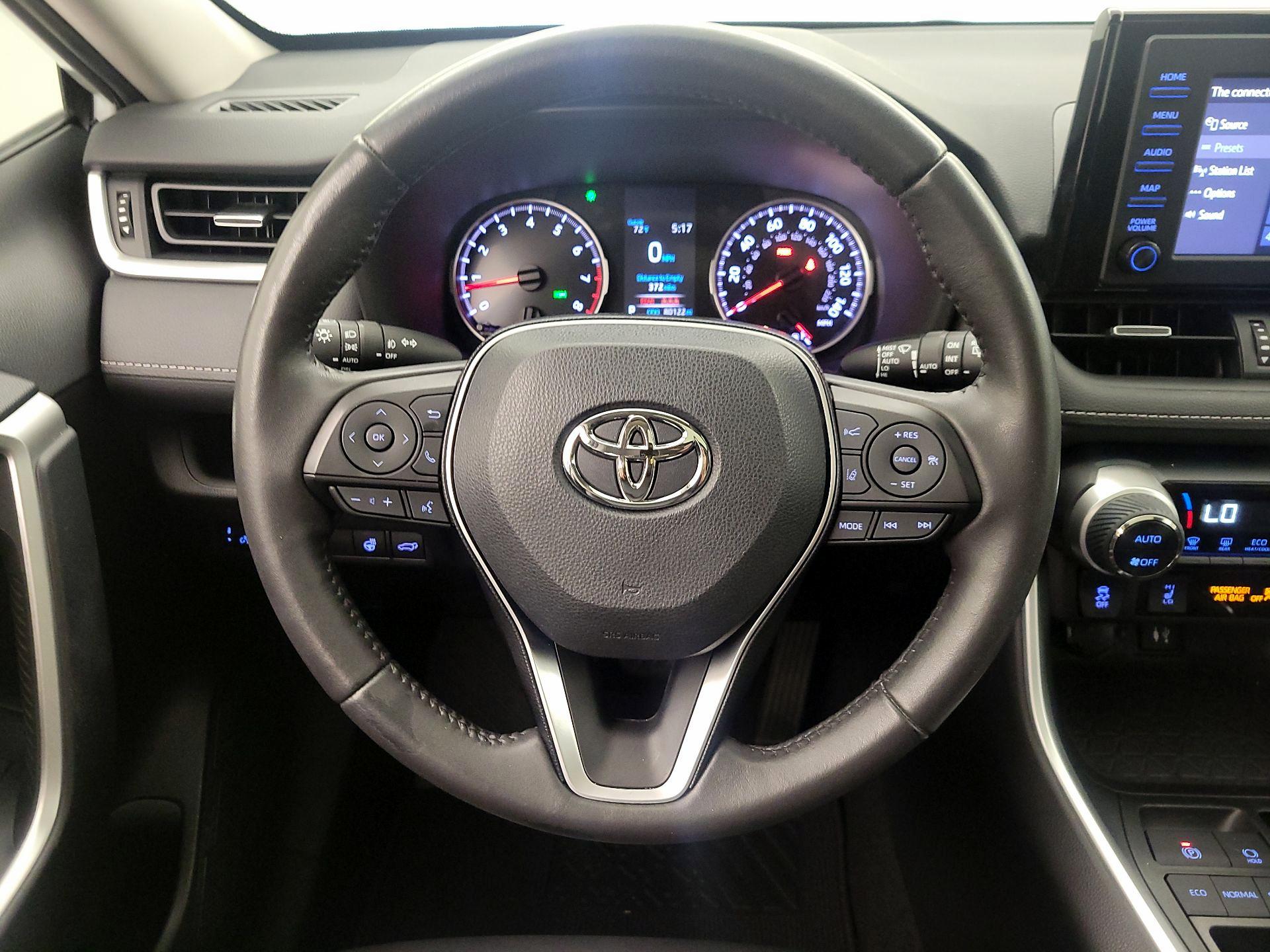 Thumbnail: 2019 Toyota RAV4 - 10