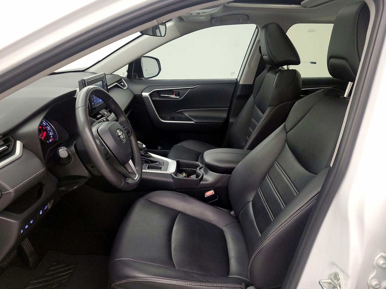 2019 Toyota RAV4 XLE Premium - Photo 12