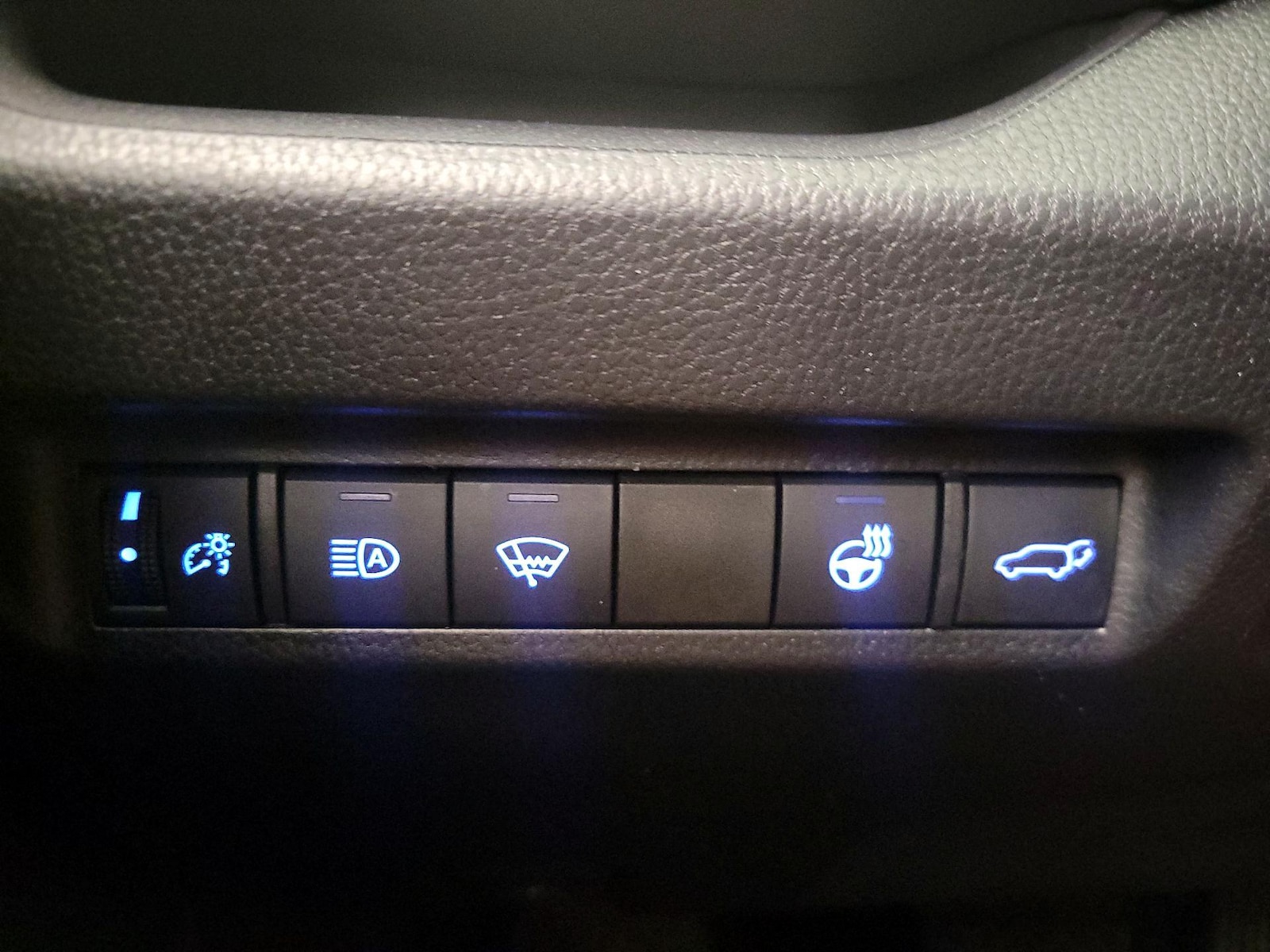 2019 Toyota RAV4 XLE Premium - Photo 14