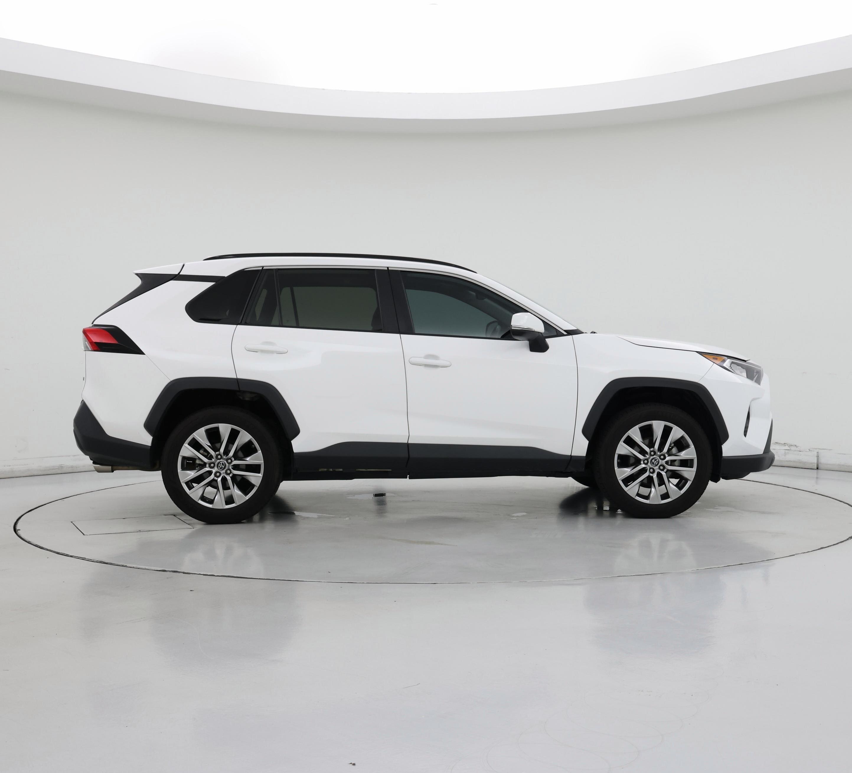 Thumbnail: 2019 Toyota RAV4 - 7