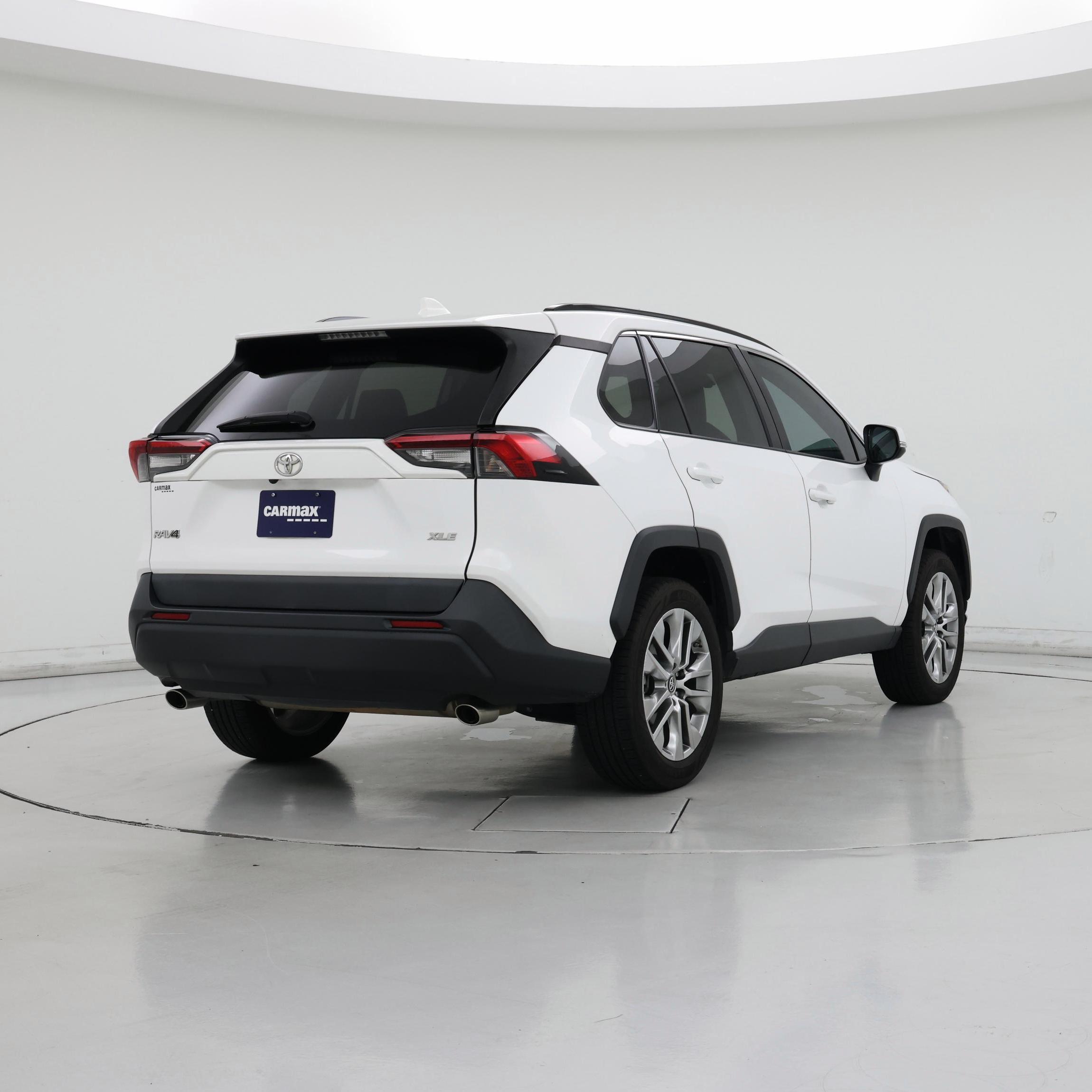 Thumbnail: 2019 Toyota RAV4 - 8
