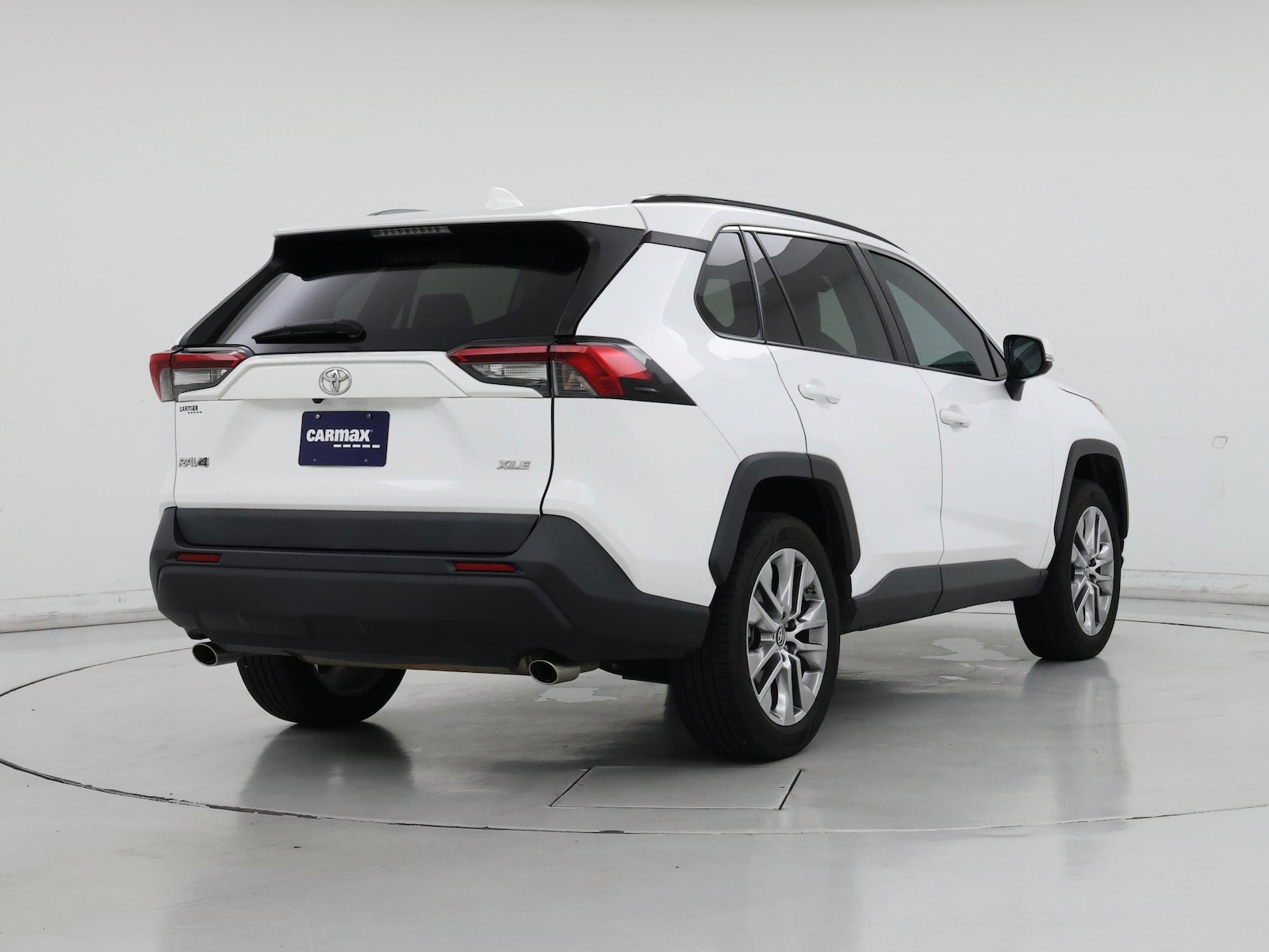 2019 Toyota RAV4 XLE Premium - Photo 9