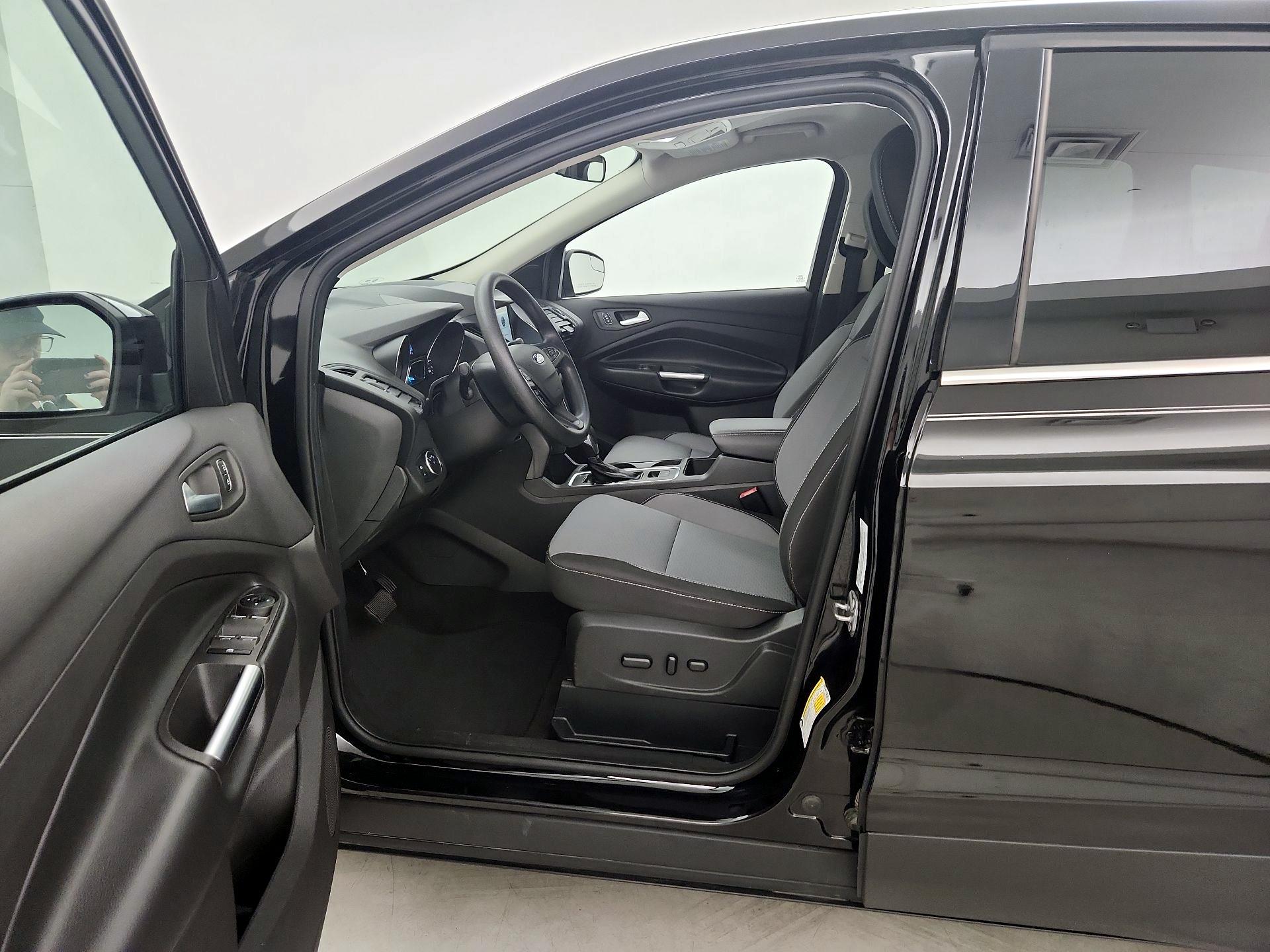 Thumbnail: 2019 Ford Escape - 9