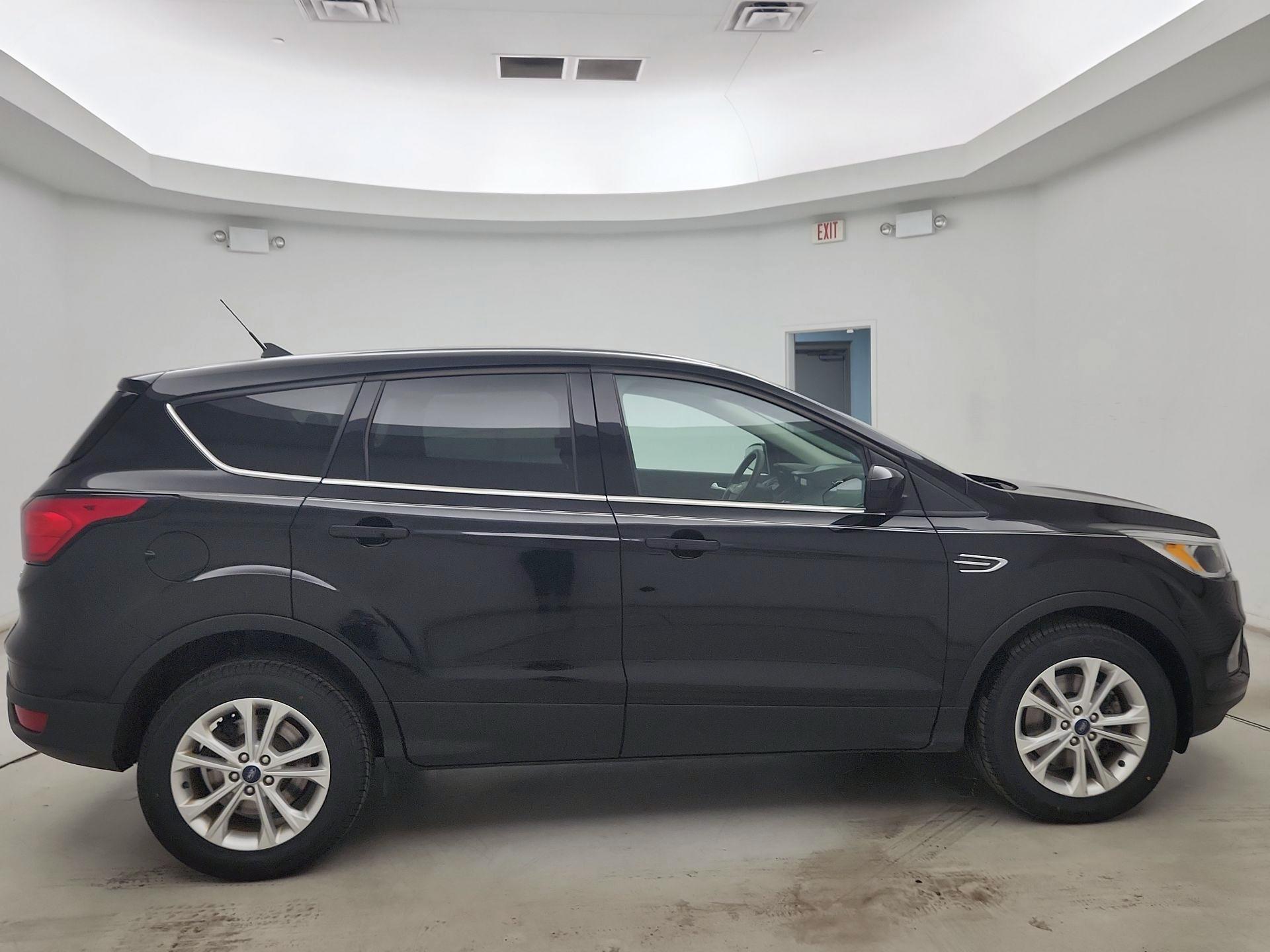 Thumbnail: 2019 Ford Escape - 4