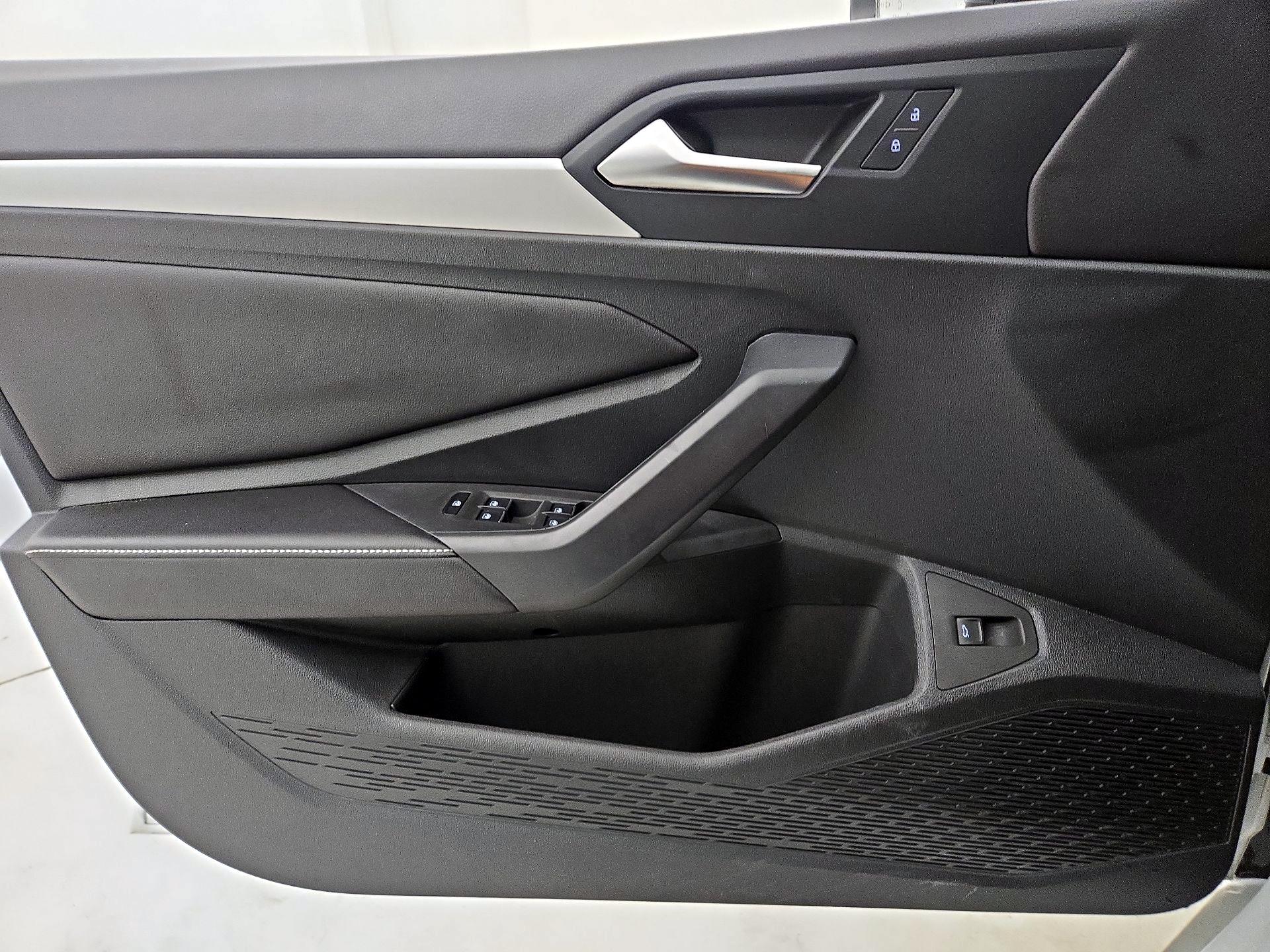 Thumbnail: 2025 Volkswagen Jetta - 12