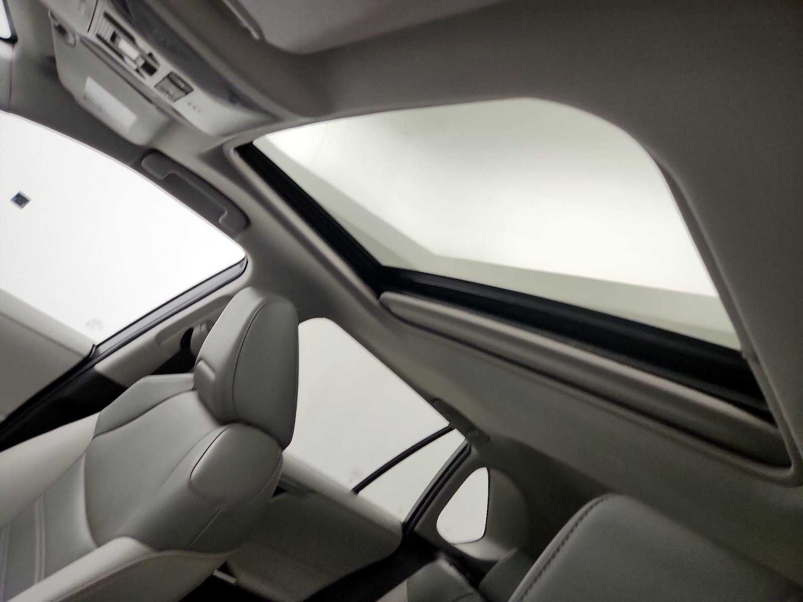 2022 Toyota RAV4 XLE Premium - Photo 18