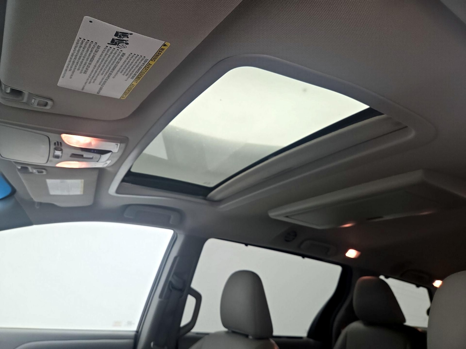 Sunroof(s) & Overhead Airbags