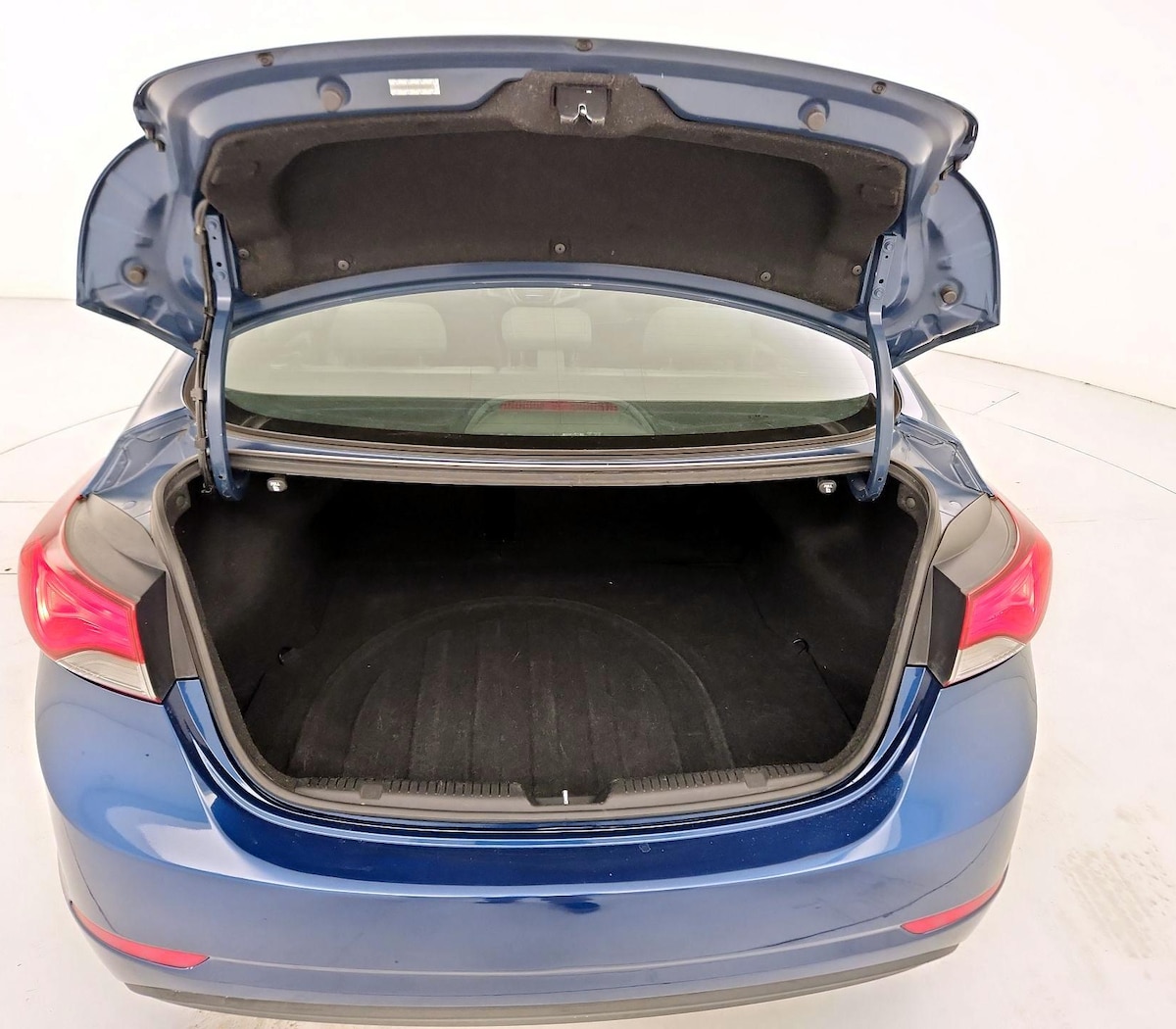 Trunk/Cargo (Seats Up)