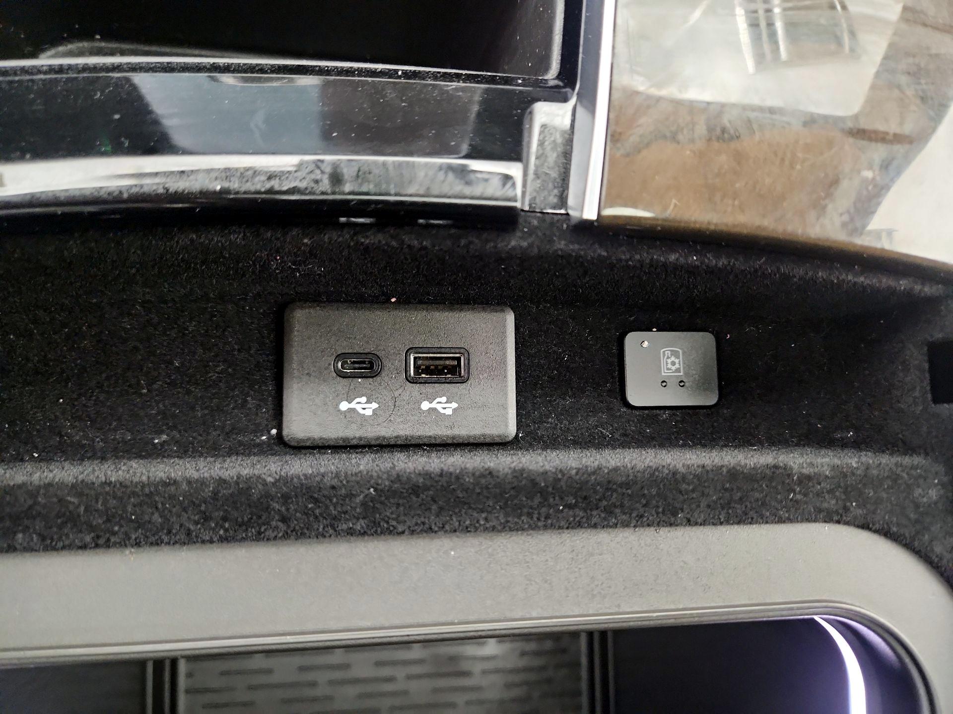 Thumbnail: 2025 Cadillac Escalade - 19