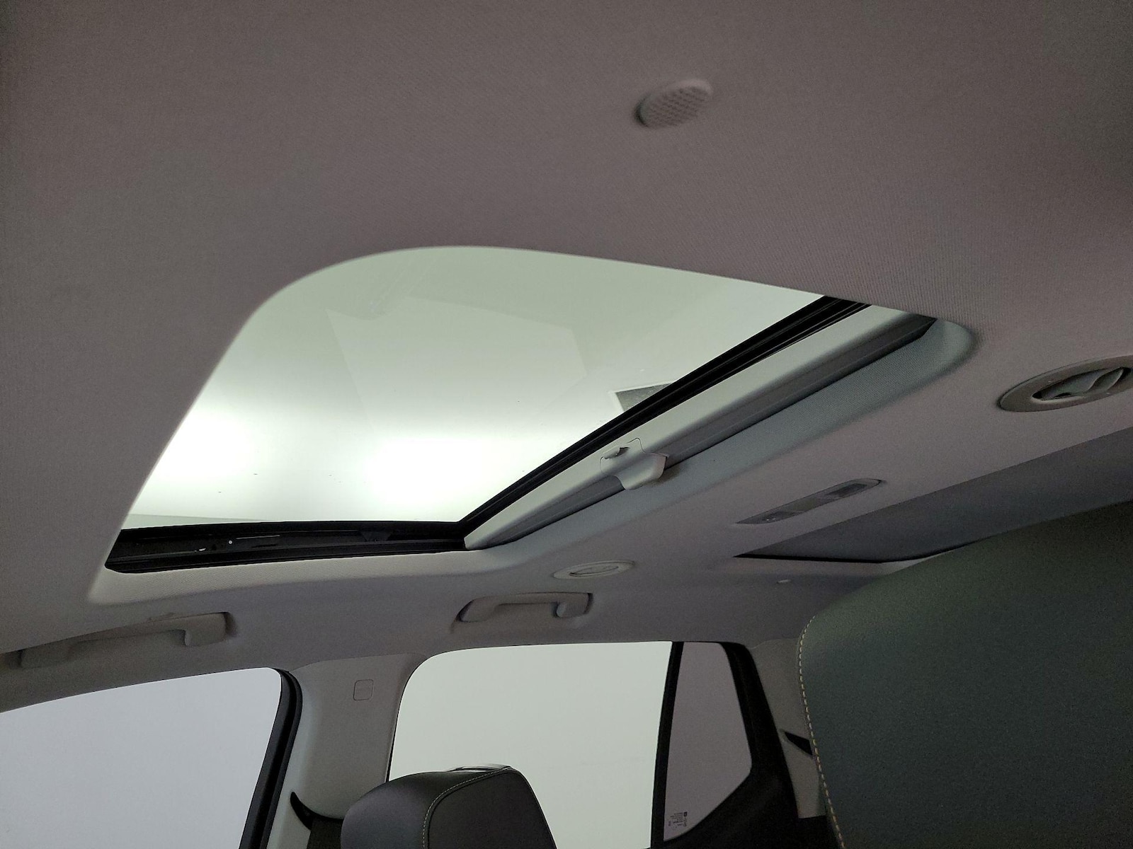 Sunroof(s) & Skylight(s)