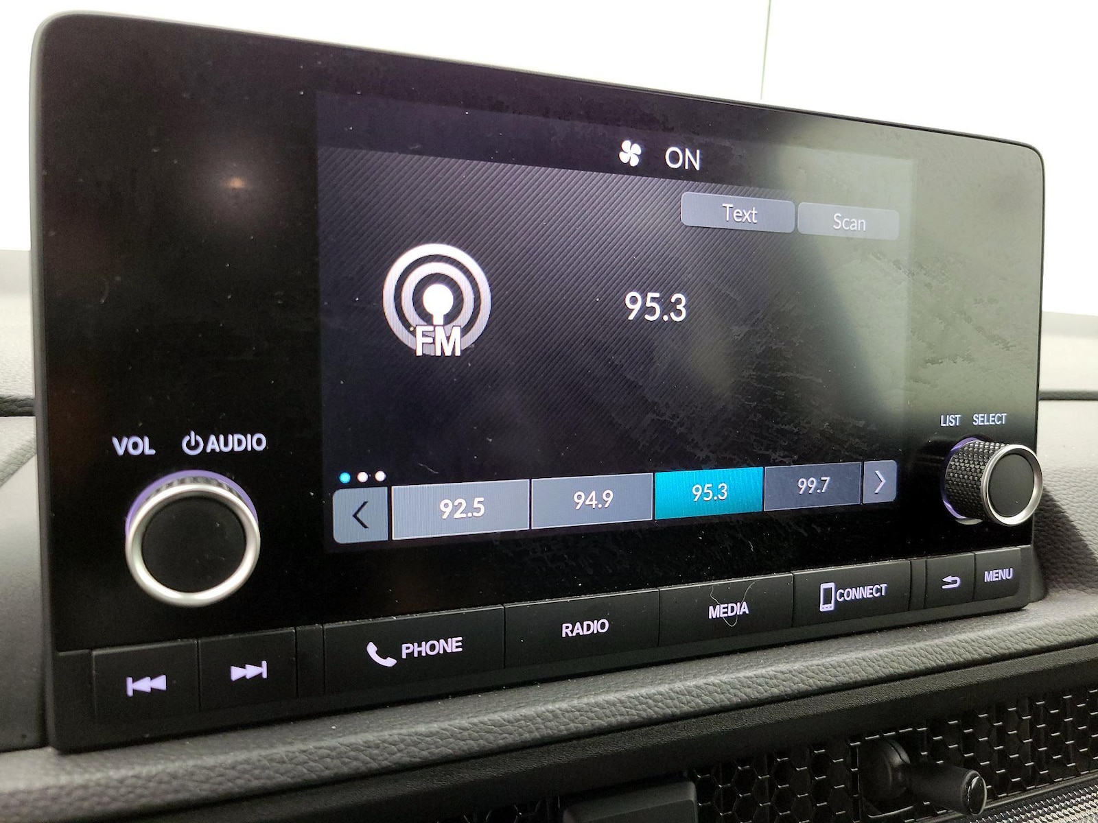 2025 Honda CR-V LX - Photo 16
