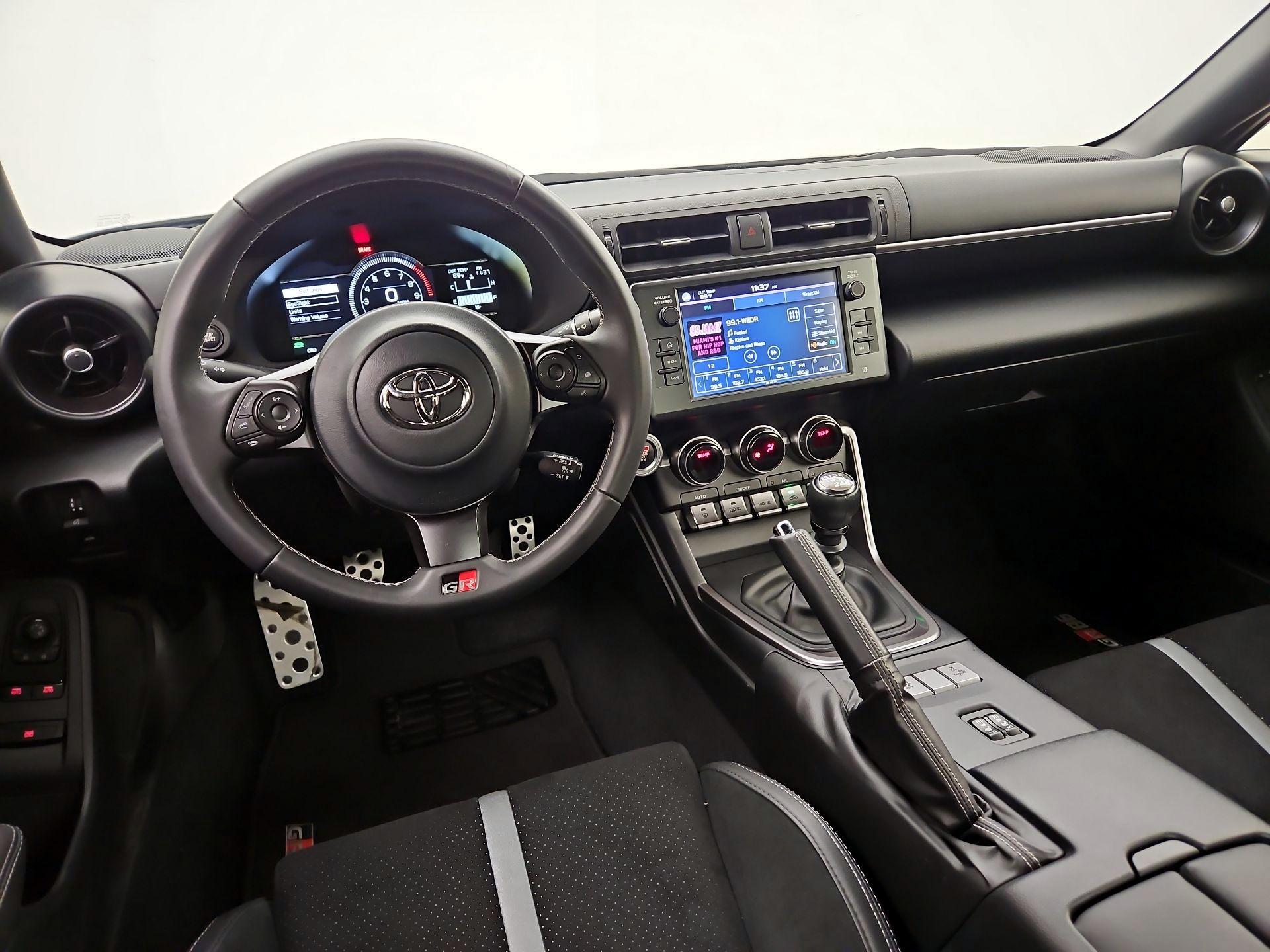 Thumbnail: 2025 Toyota GR86 - 9