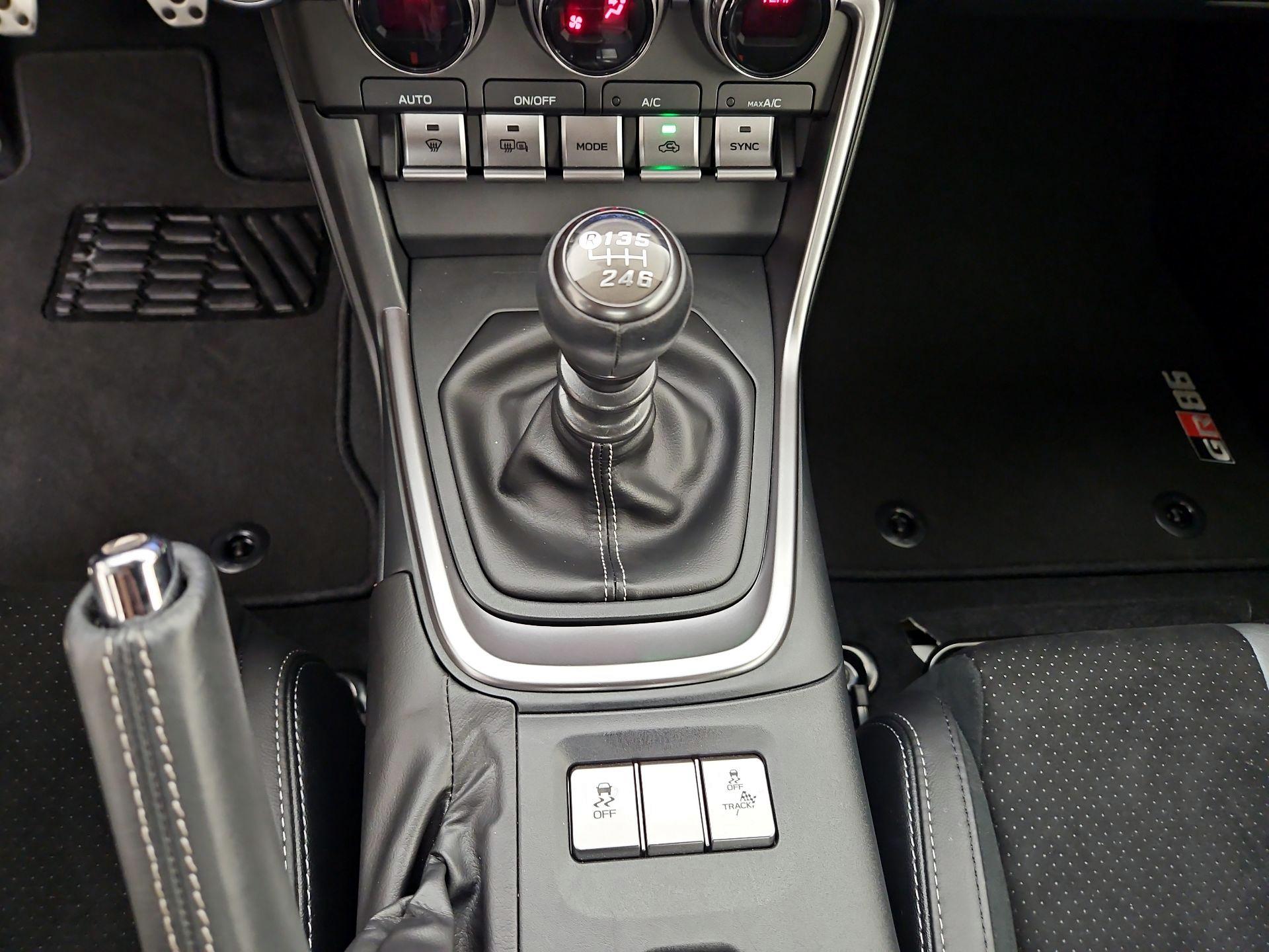 Thumbnail: 2025 Toyota GR86 - 17