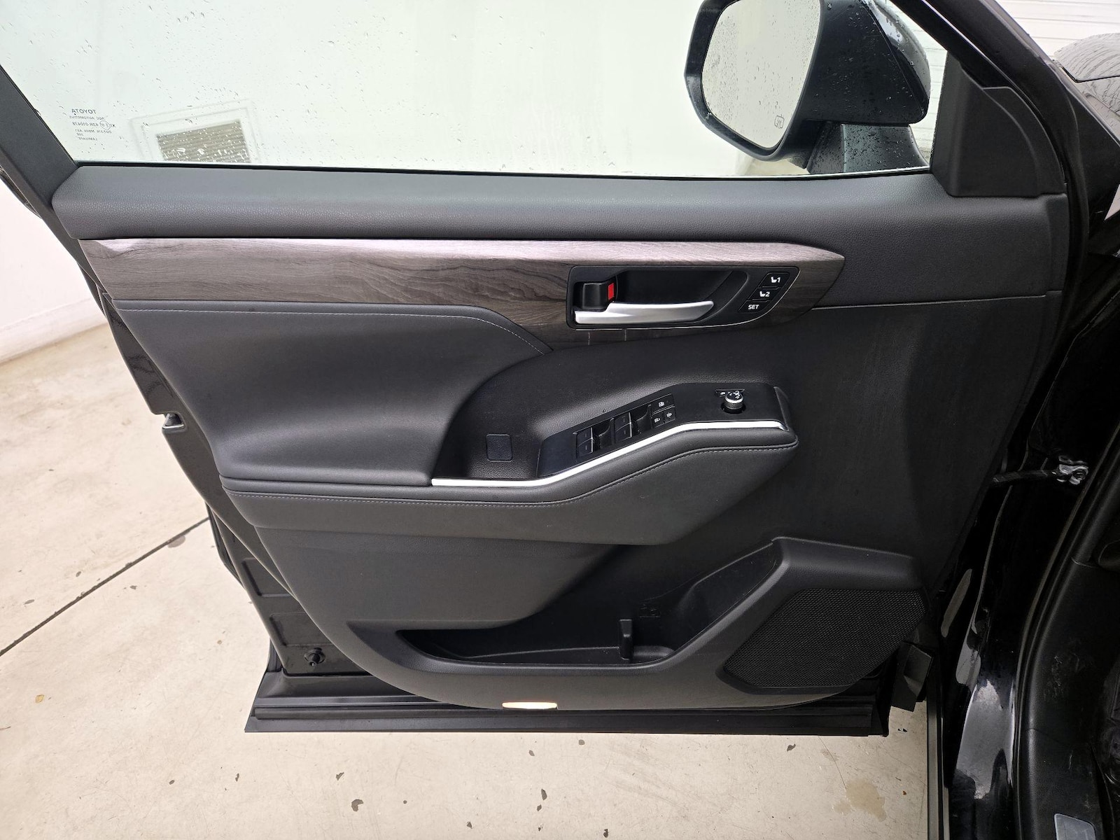 2023 Toyota Highlander Limited - Photo 13