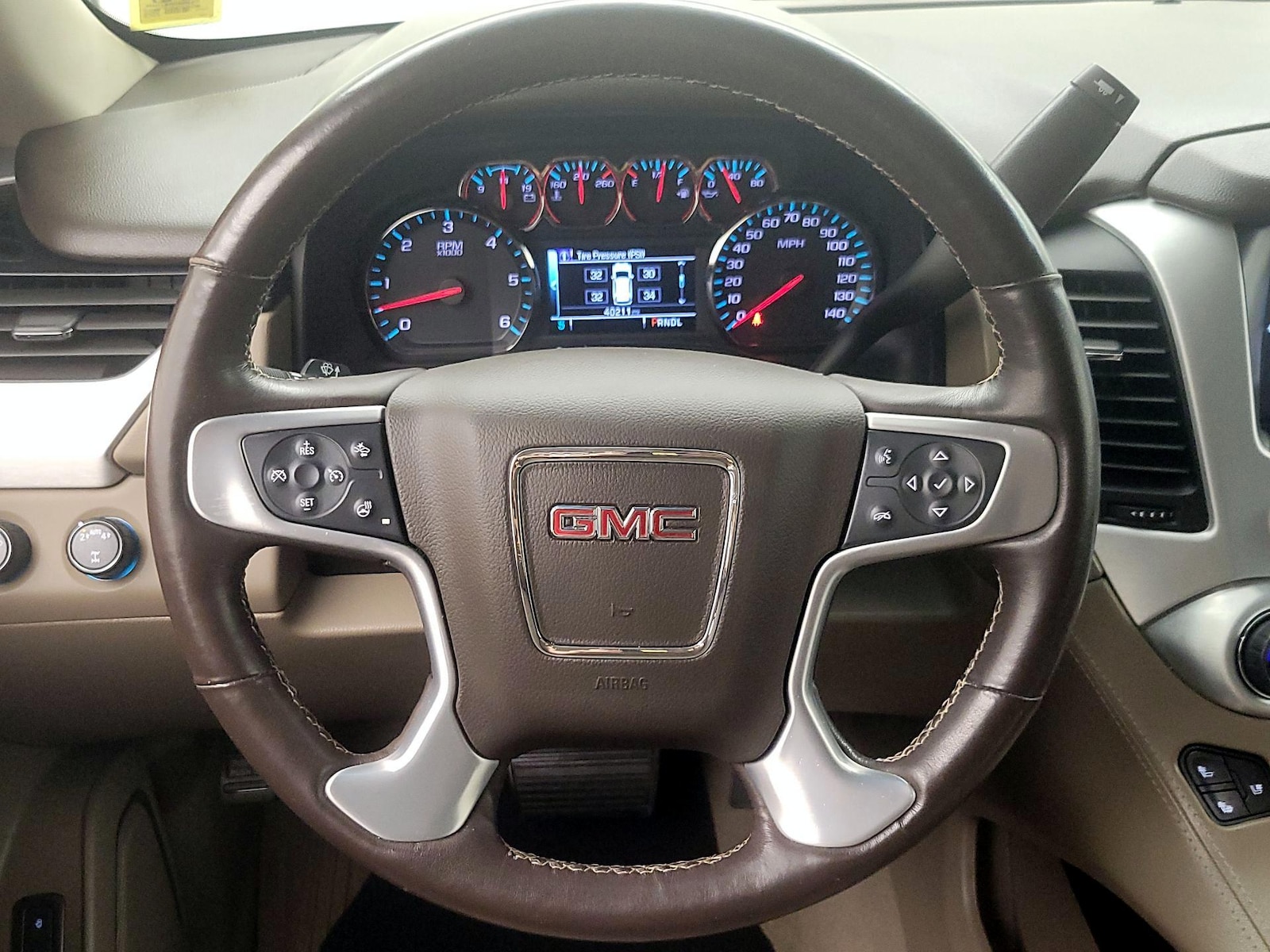 2020 GMC Yukon SLT - Photo 11