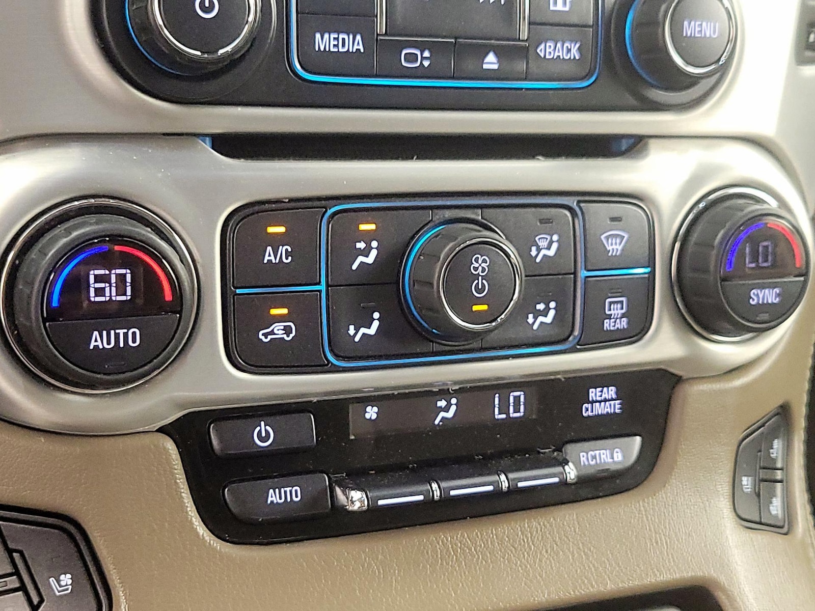 2020 GMC Yukon SLT - Photo 17
