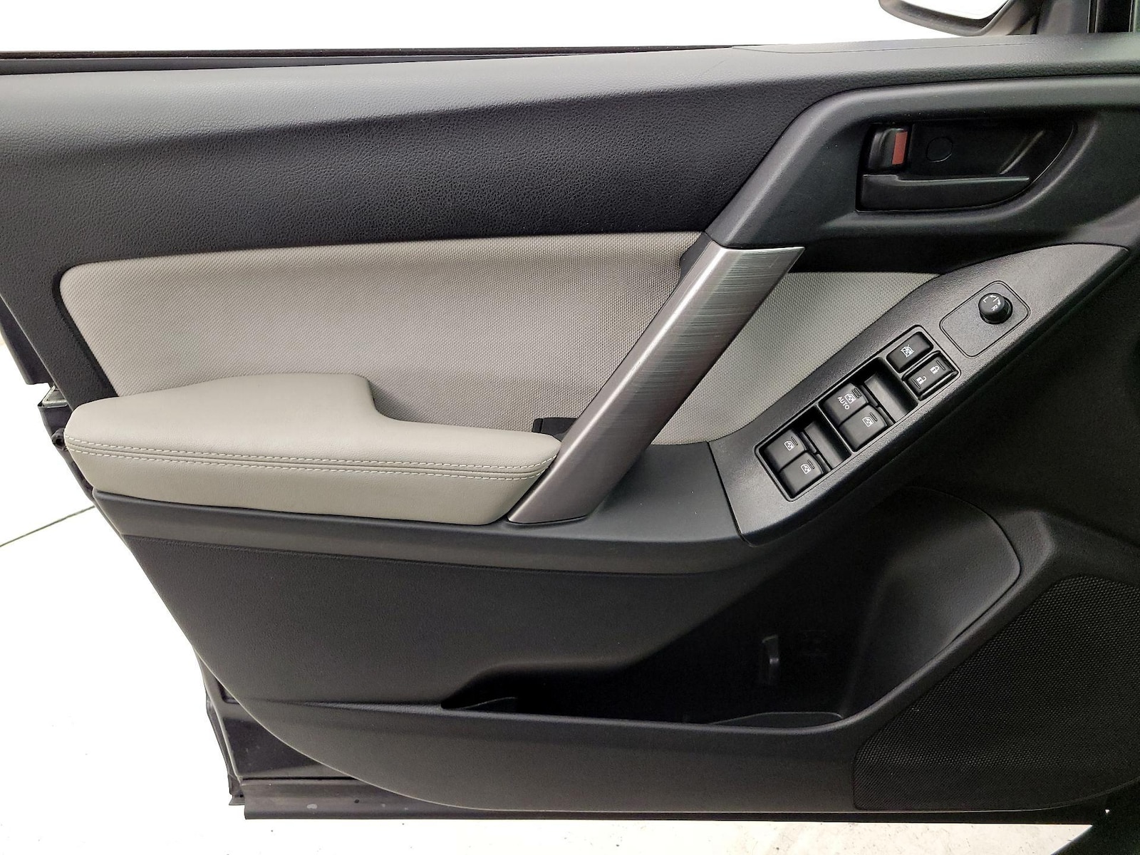 2016 Subaru Forester i Premium - Photo 13