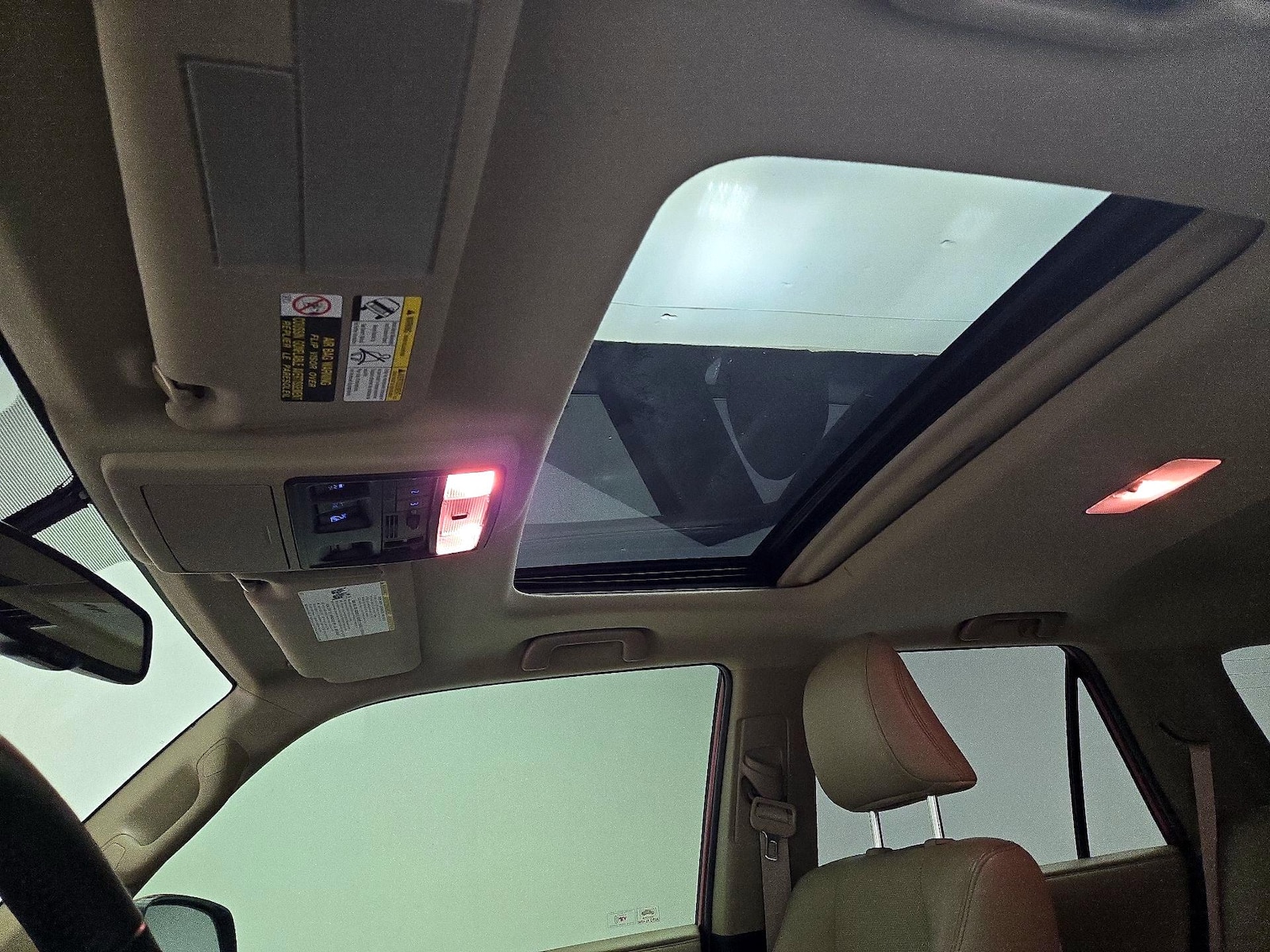Sunroof(s) & Overhead Airbags
