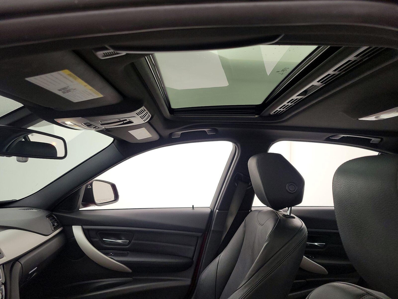 Sunroof(s) & Overhead Airbags