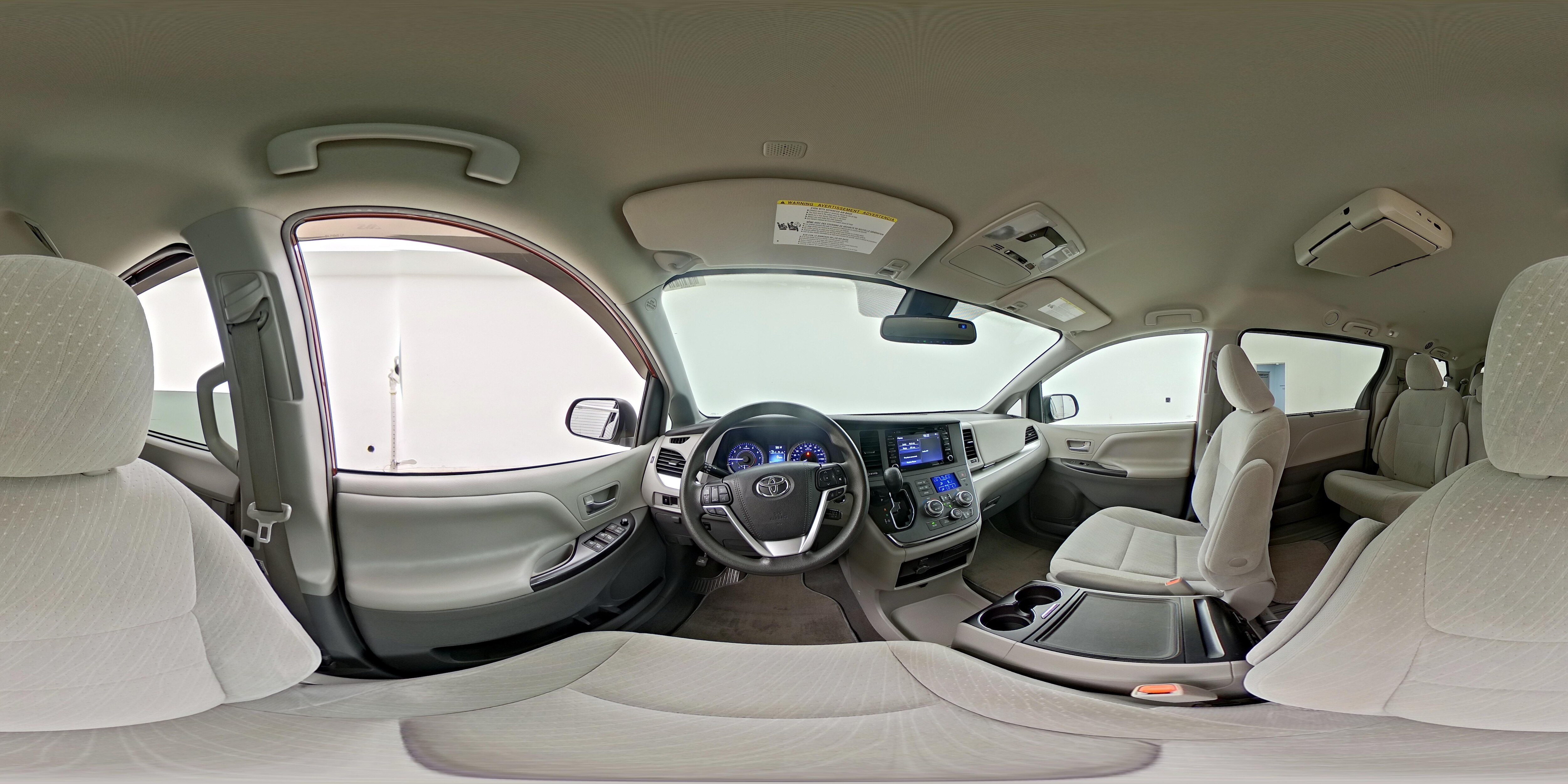 2019 Toyota Sienna LE - Photo 26