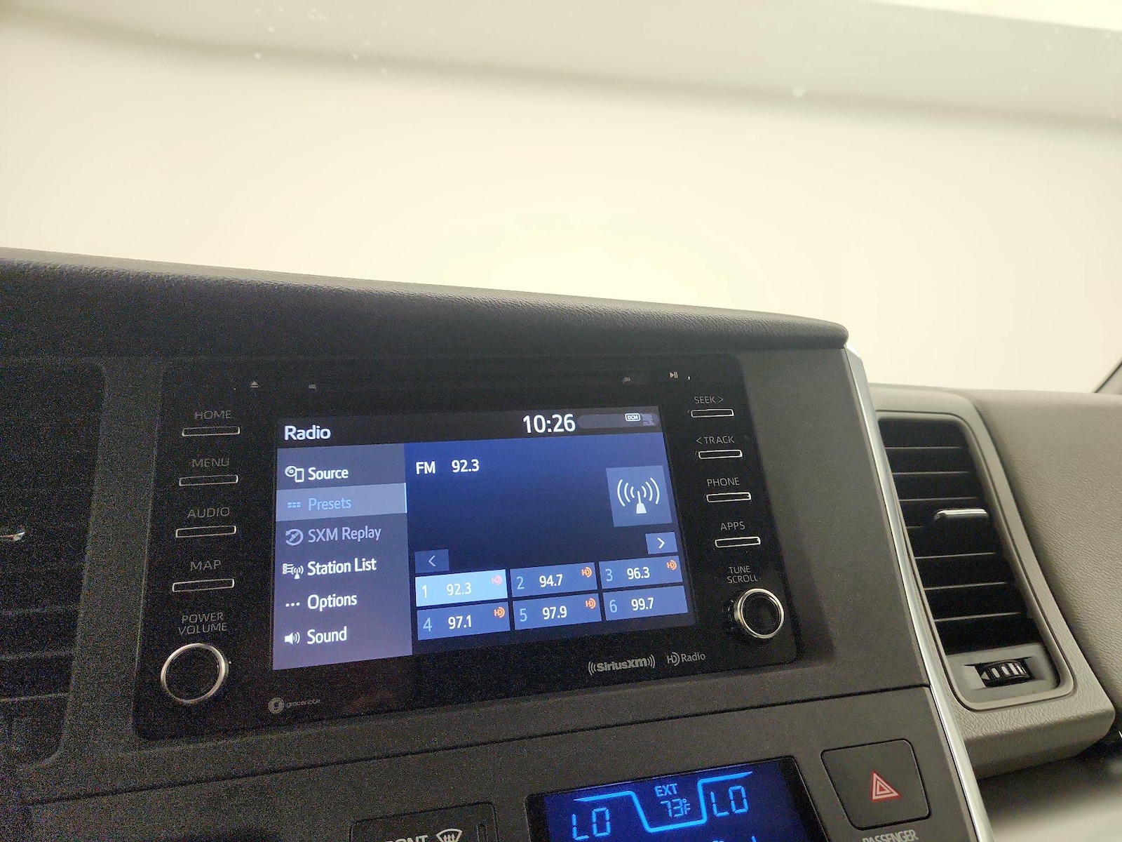 2019 Toyota Sienna LE - Photo 14