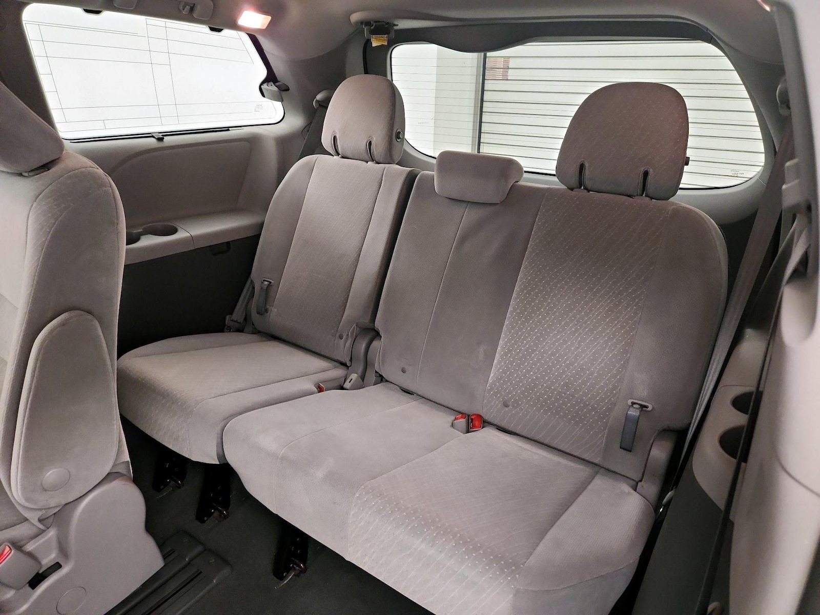 2019 Toyota Sienna LE - Photo 19