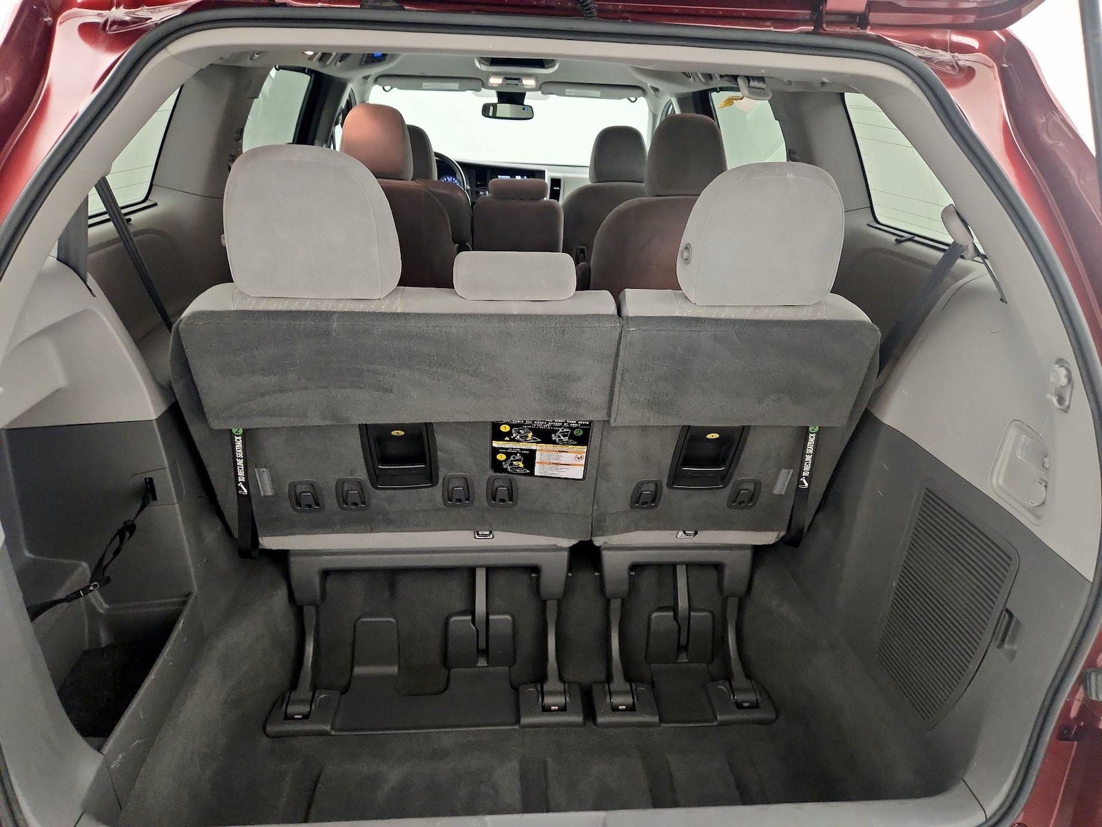 2019 Toyota Sienna LE - Photo 20