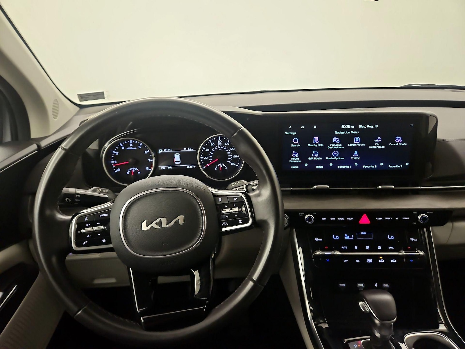 2024 Kia Carnival EX - Photo 10