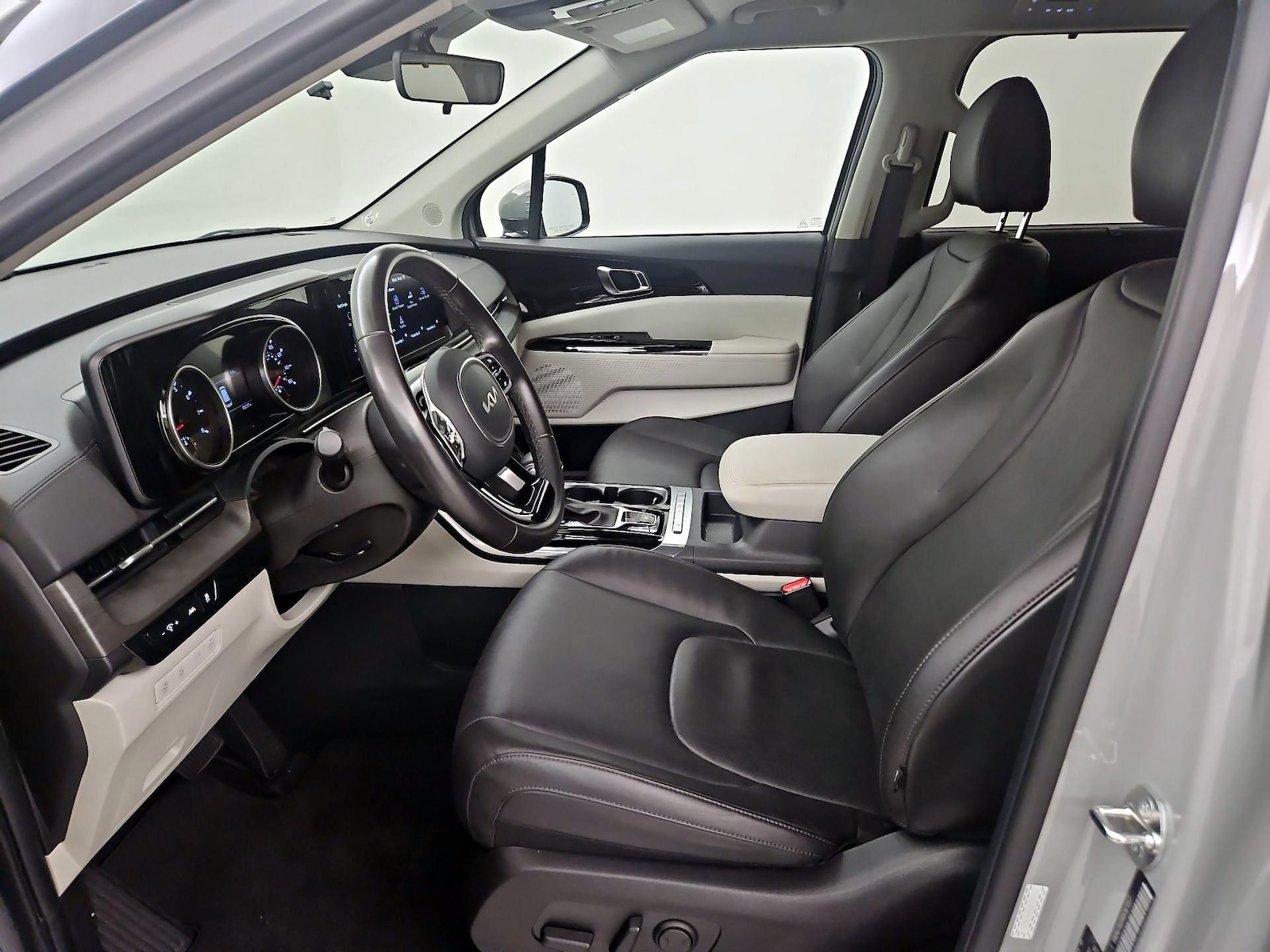 2024 Kia Carnival EX - Photo 12
