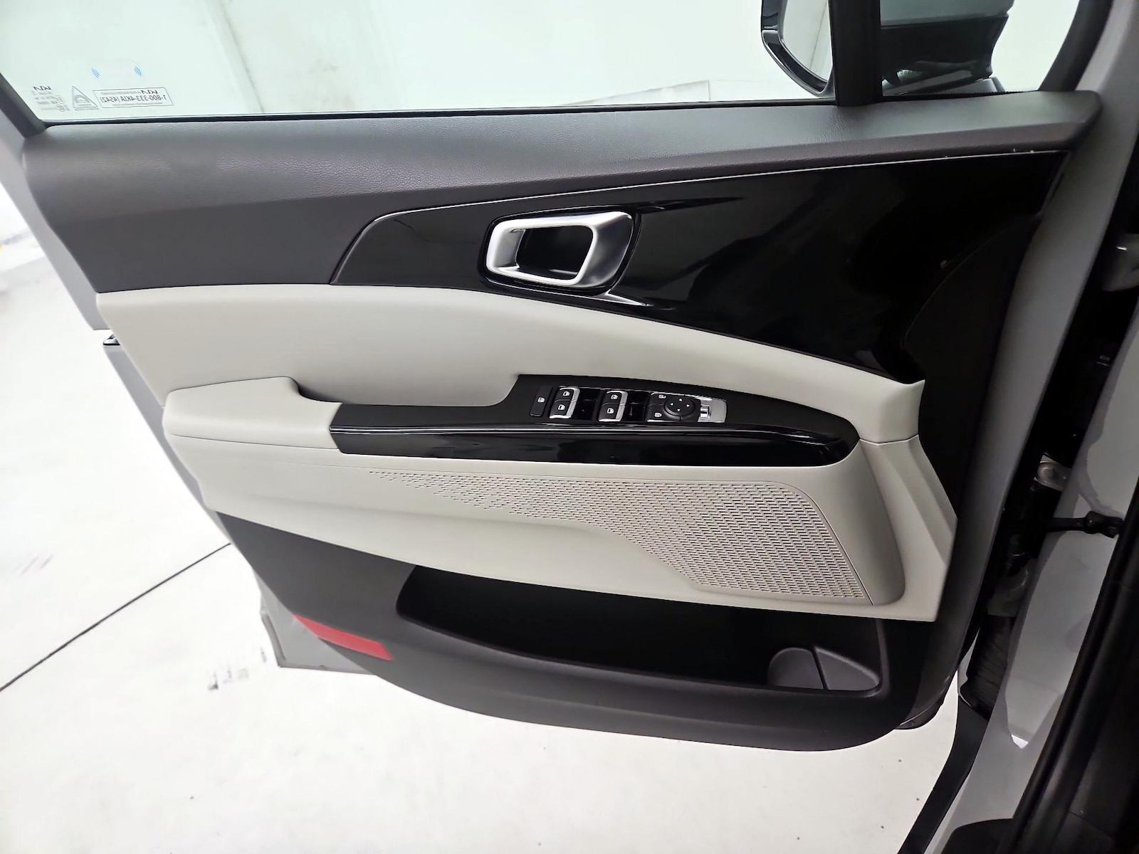 2024 Kia Carnival EX - Photo 13