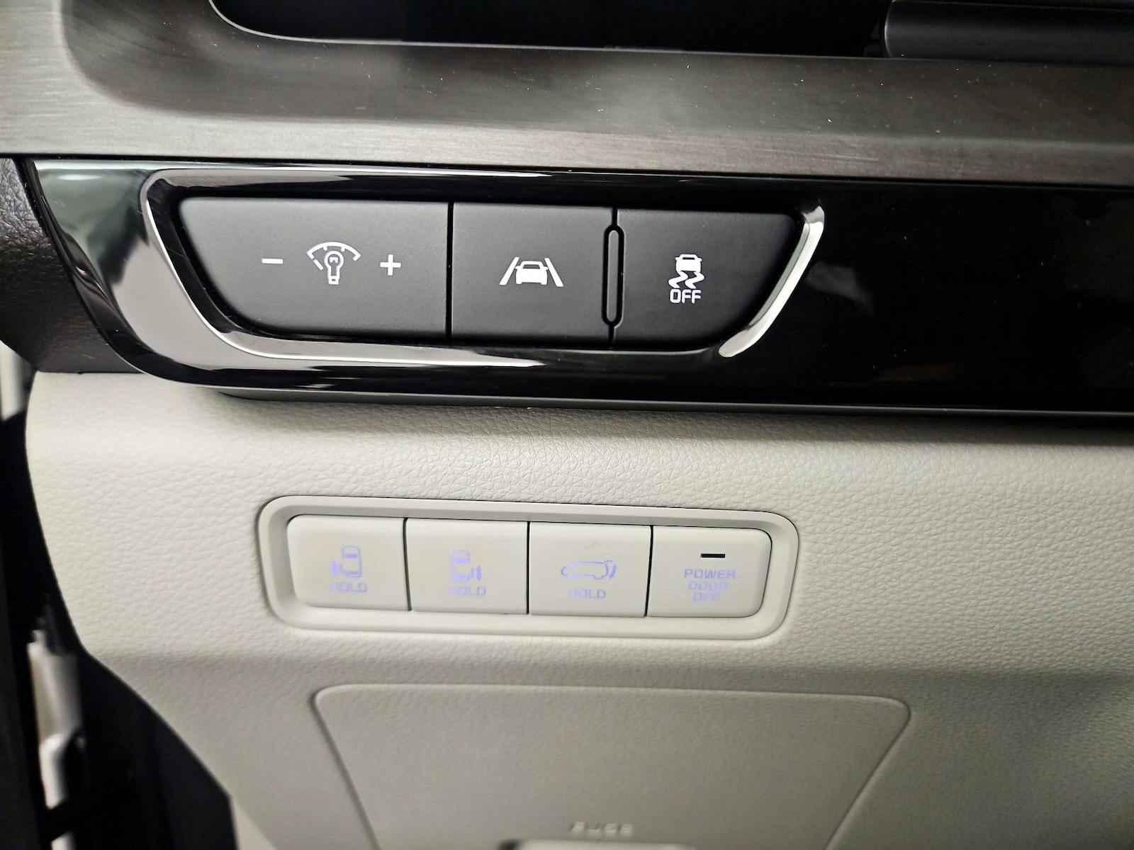 2024 Kia Carnival EX - Photo 14
