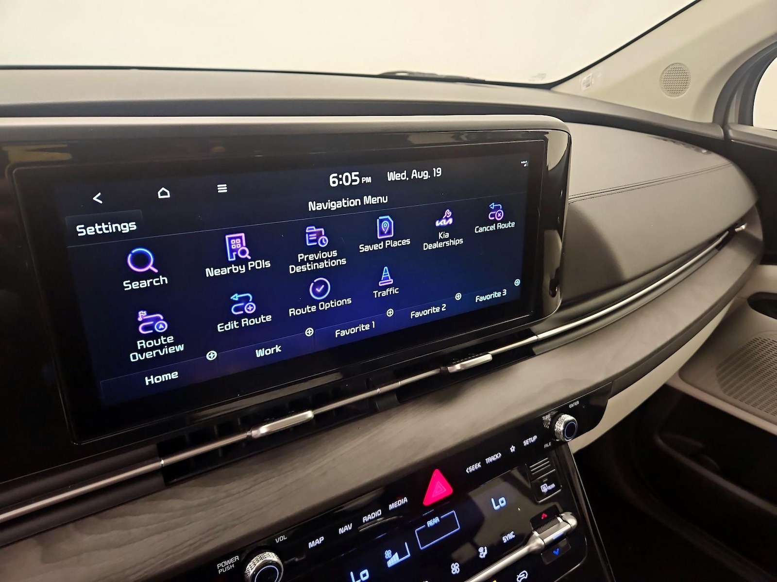 2024 Kia Carnival EX - Photo 15