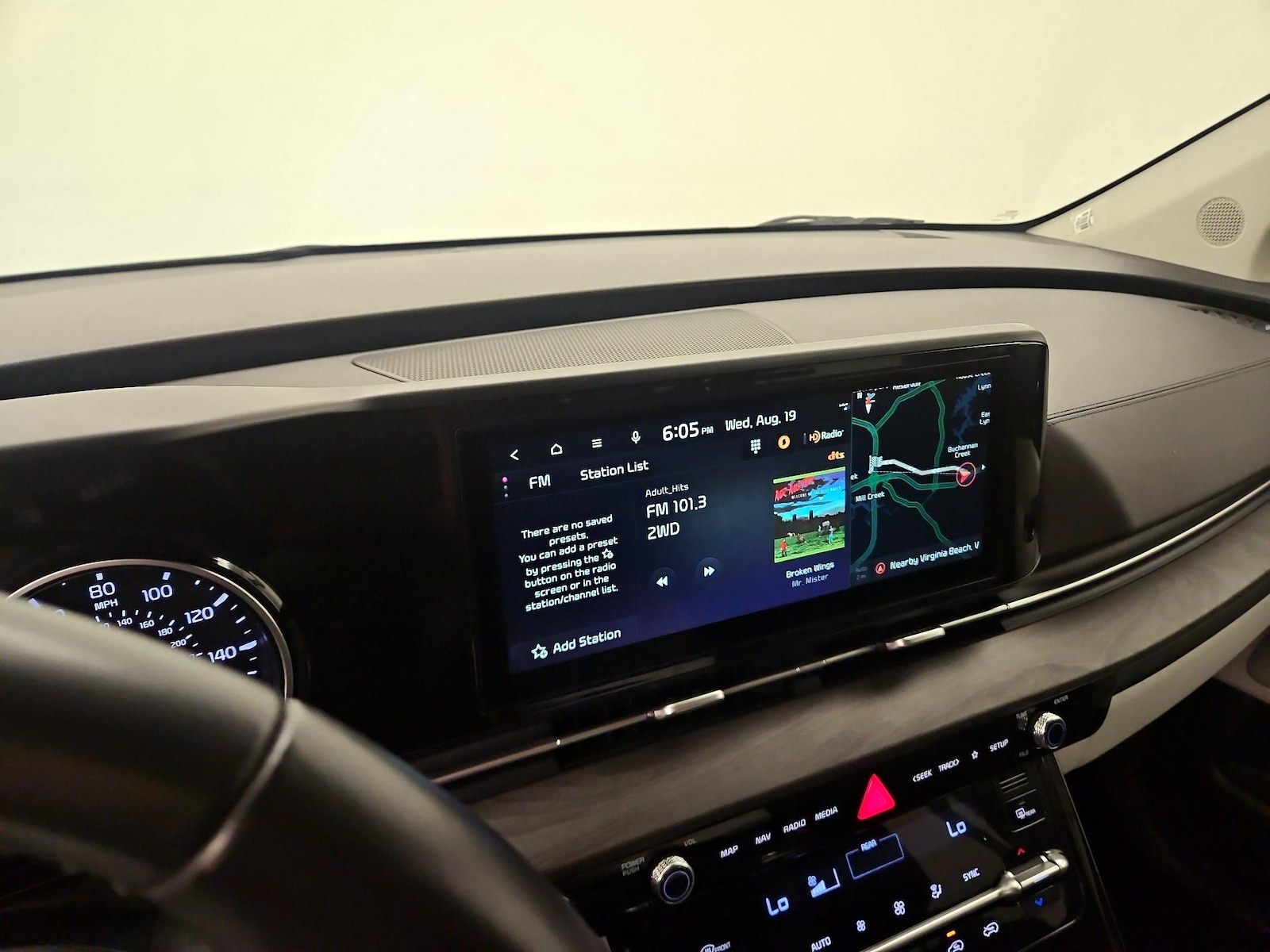 2024 Kia Carnival EX - Photo 17
