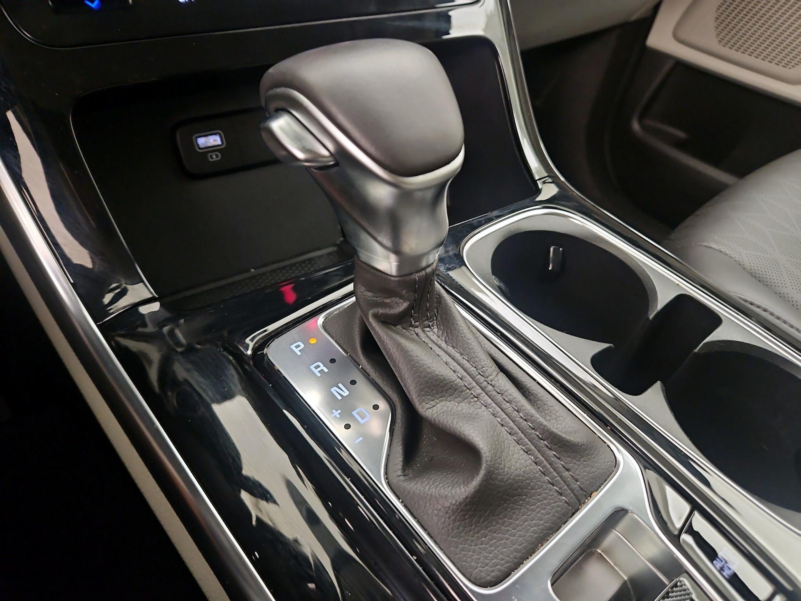 2024 Kia Carnival EX - Photo 19