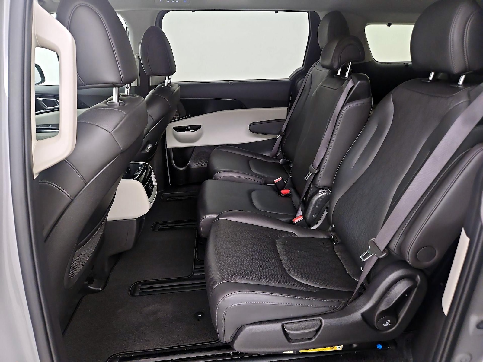 2024 Kia Carnival EX - Photo 21