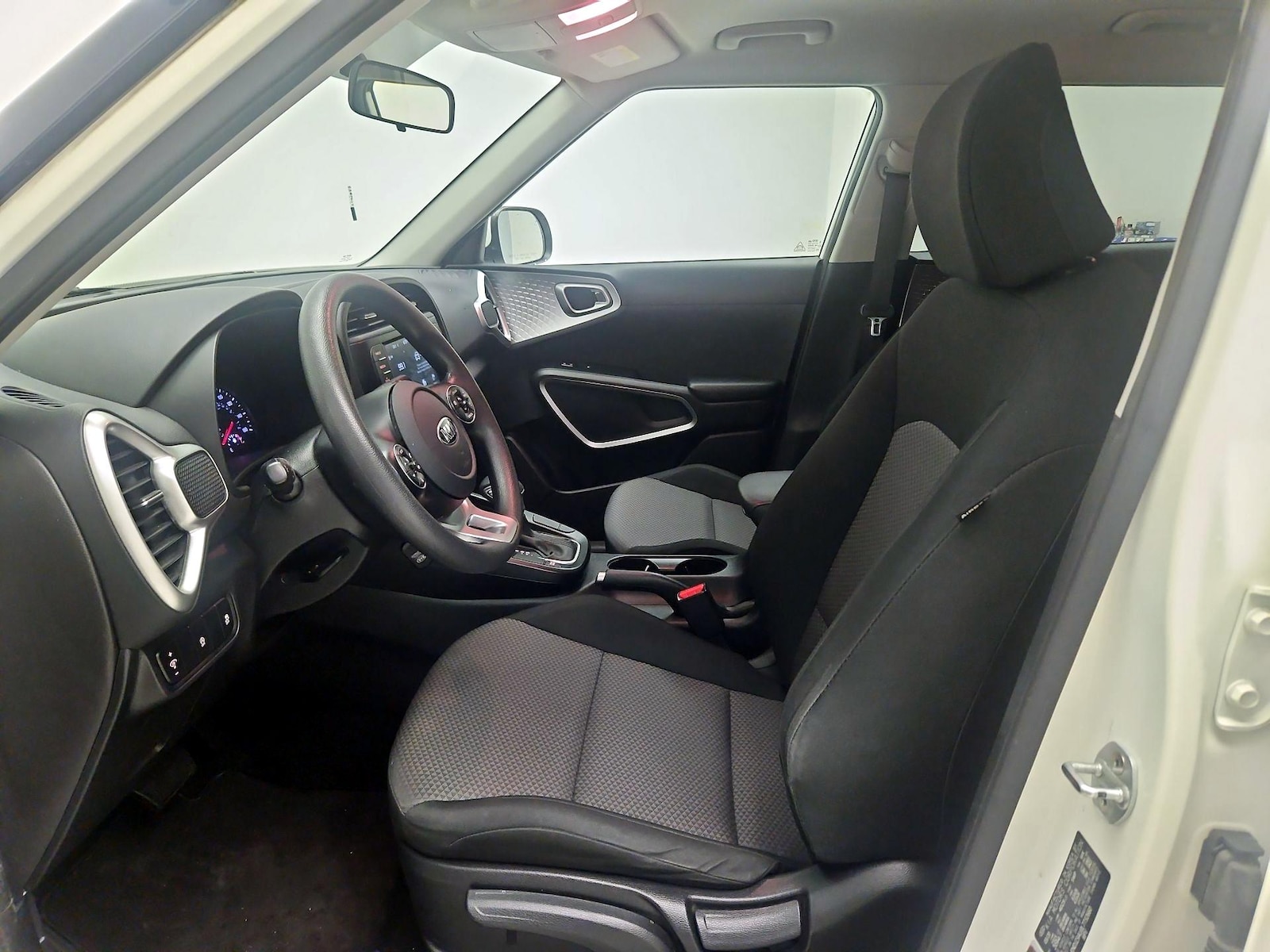 2020 Kia Soul LX - Photo 12