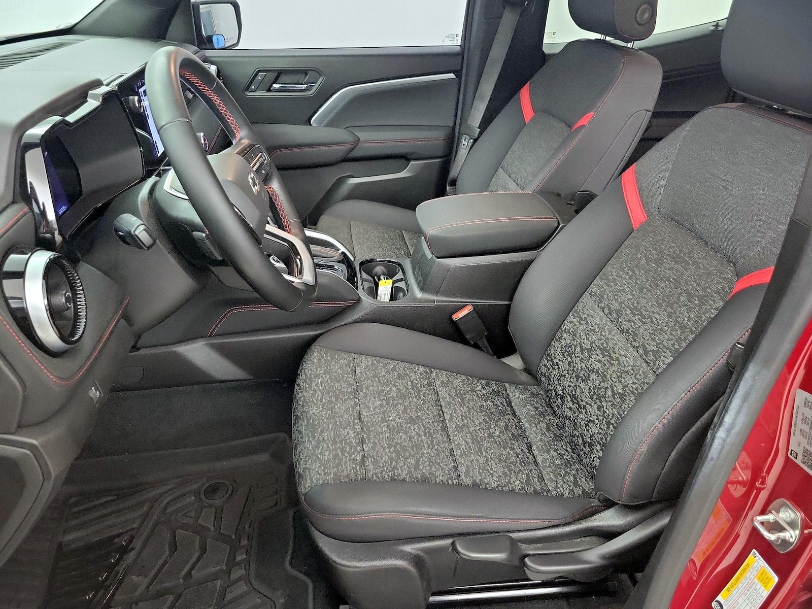 2023 Chevrolet Colorado Z71 - Photo 12