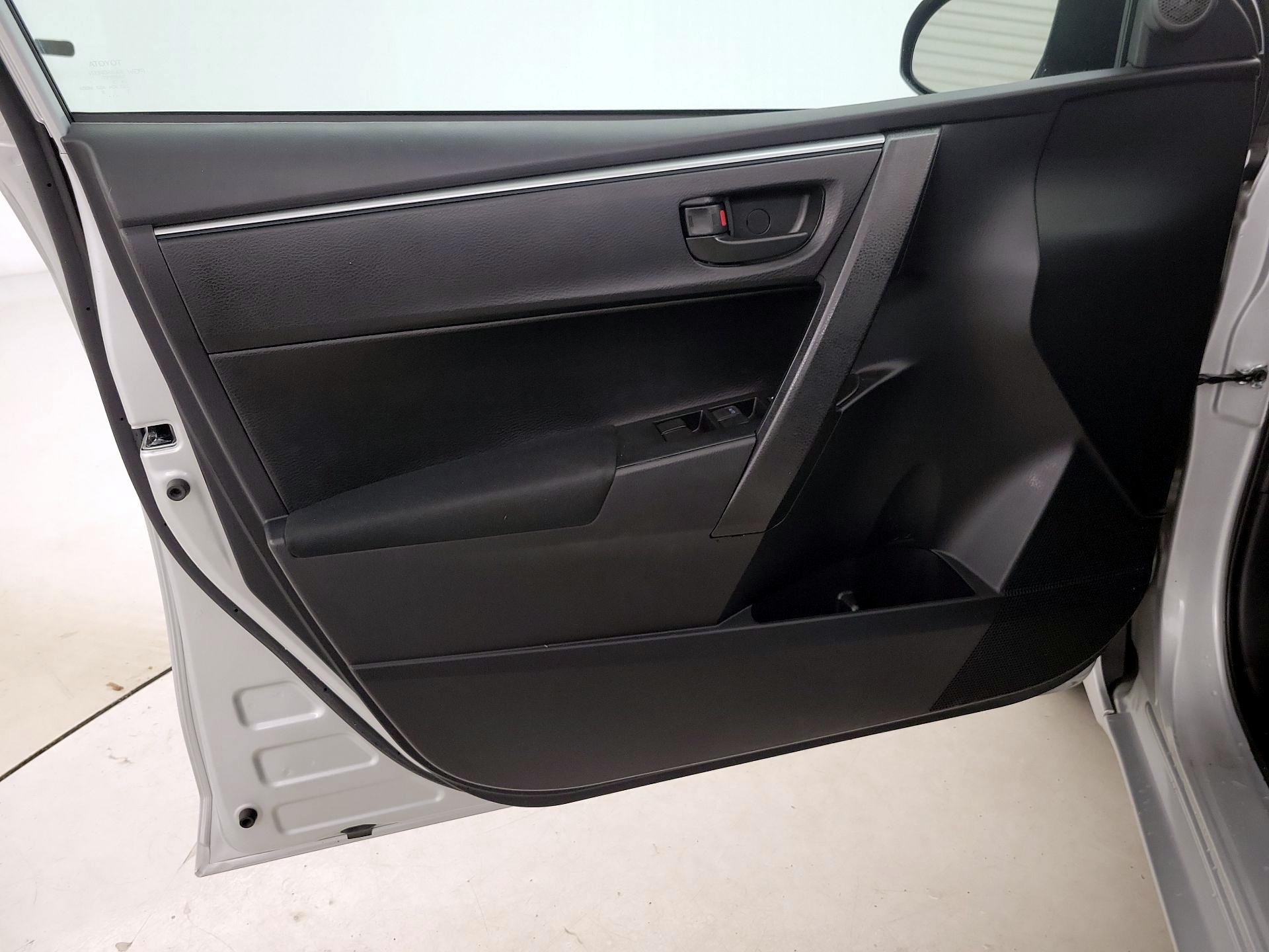 Thumbnail: 2016 Toyota Corolla - 12