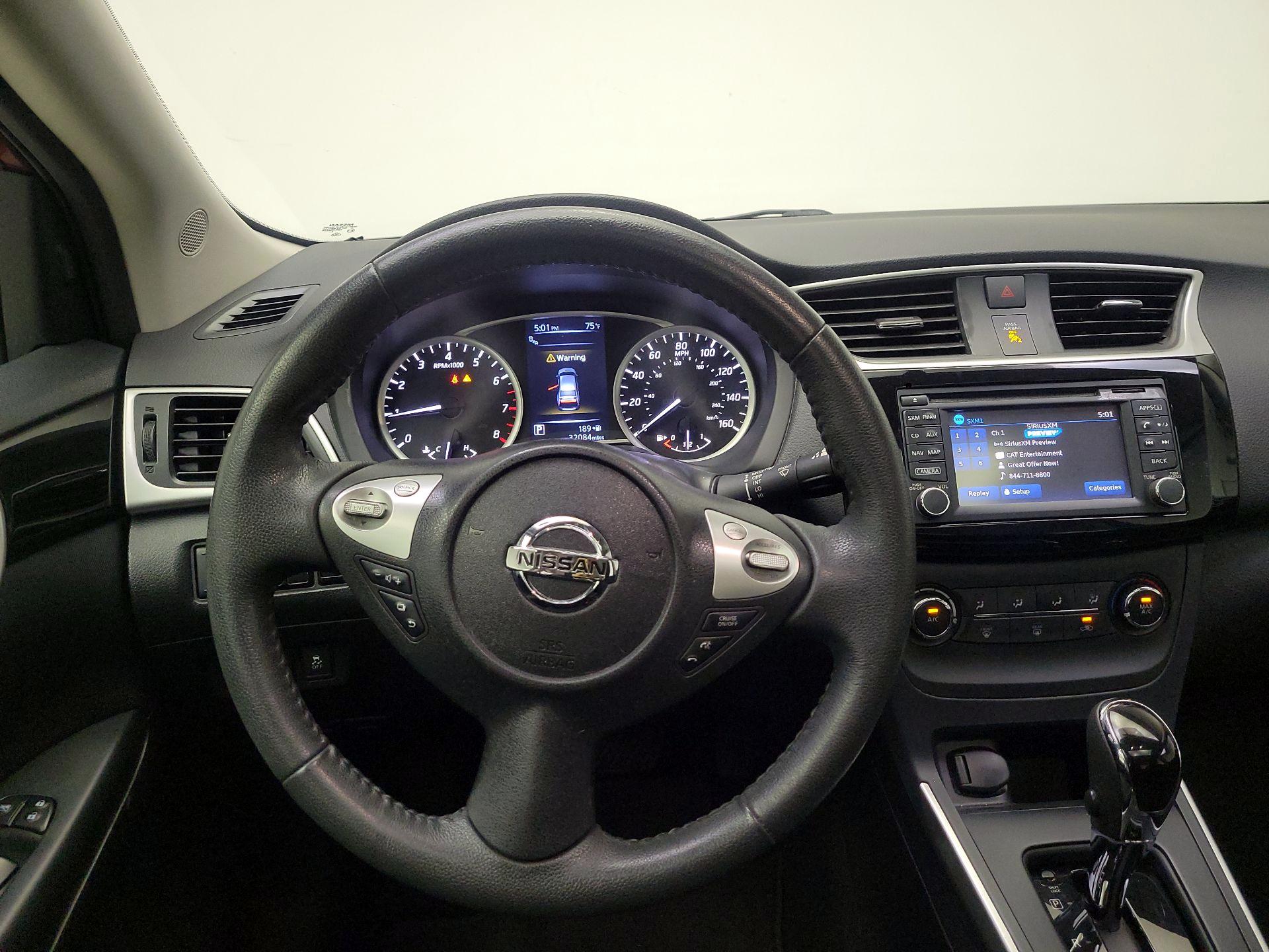 Thumbnail: 2016 Nissan Sentra - 10