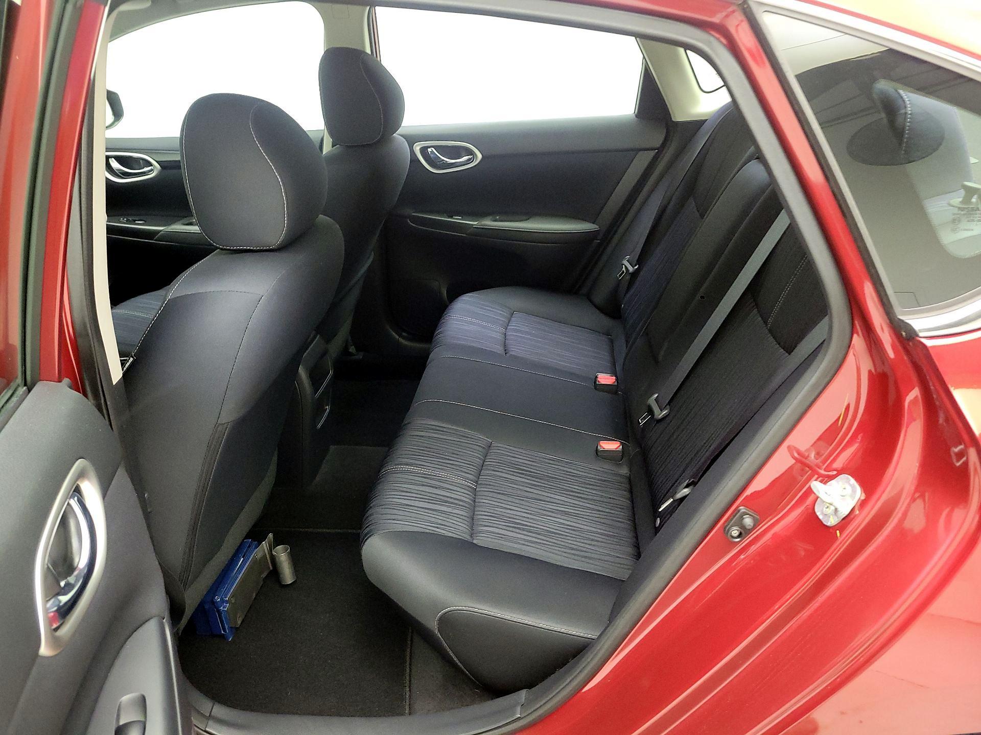 Thumbnail: 2016 Nissan Sentra - 20