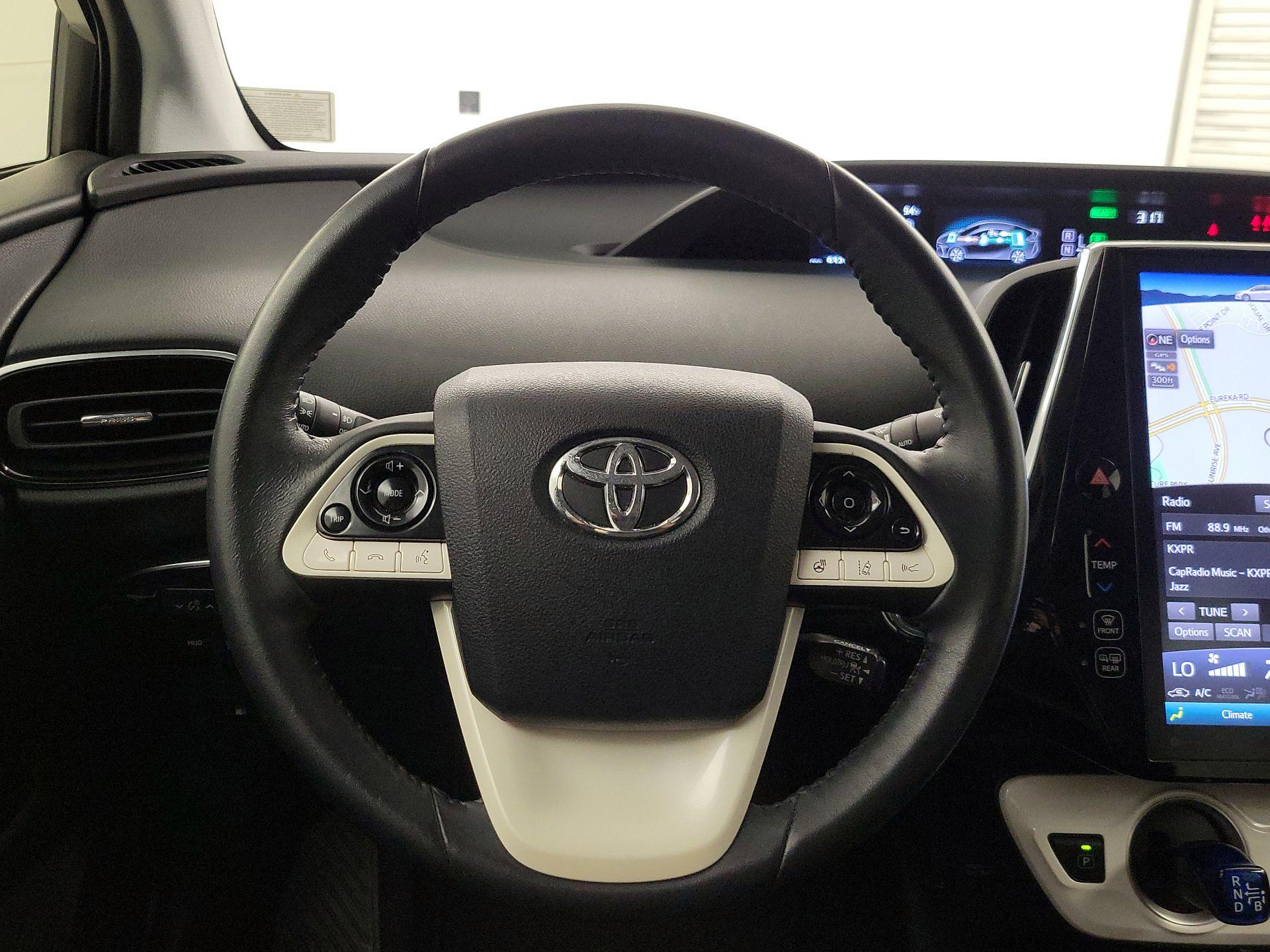 Thumbnail: 2017 Toyota Prius Prime - 10