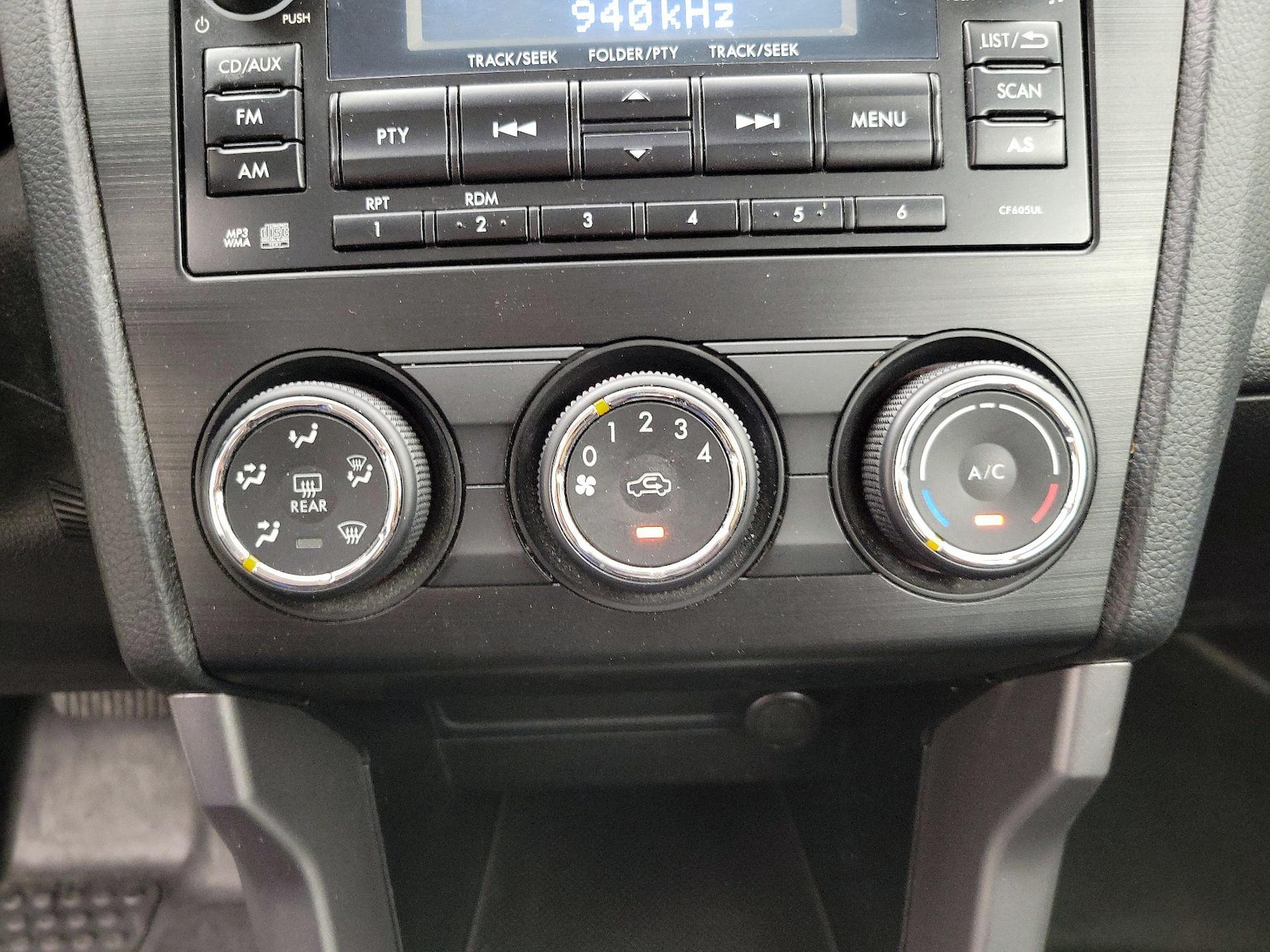 2015 Subaru Forester i - Photo 17