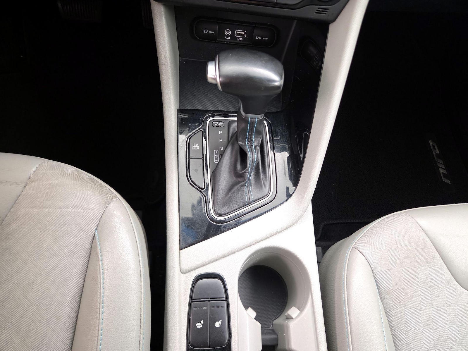 2019 Kia Niro EX - Photo 18