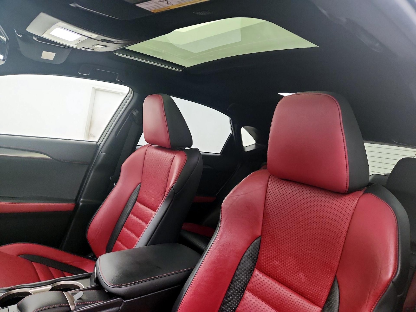 Sunroof(s) & Overhead Airbags