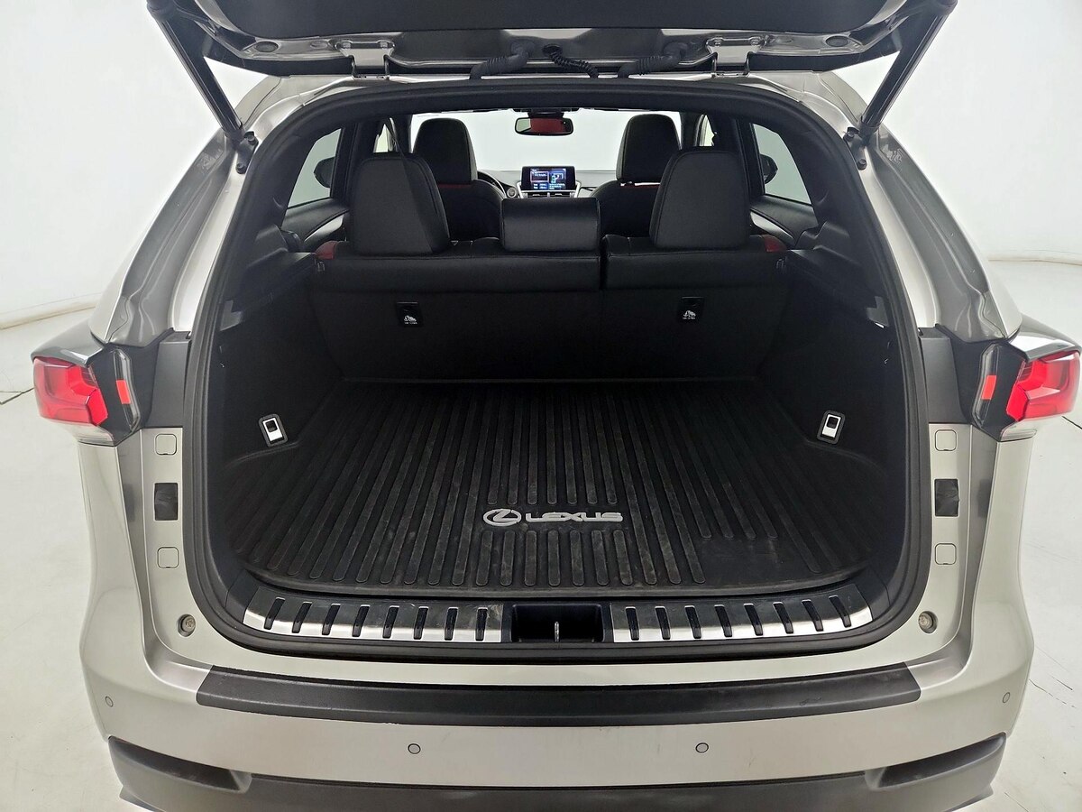 Trunk/Cargo (Seats Up)
