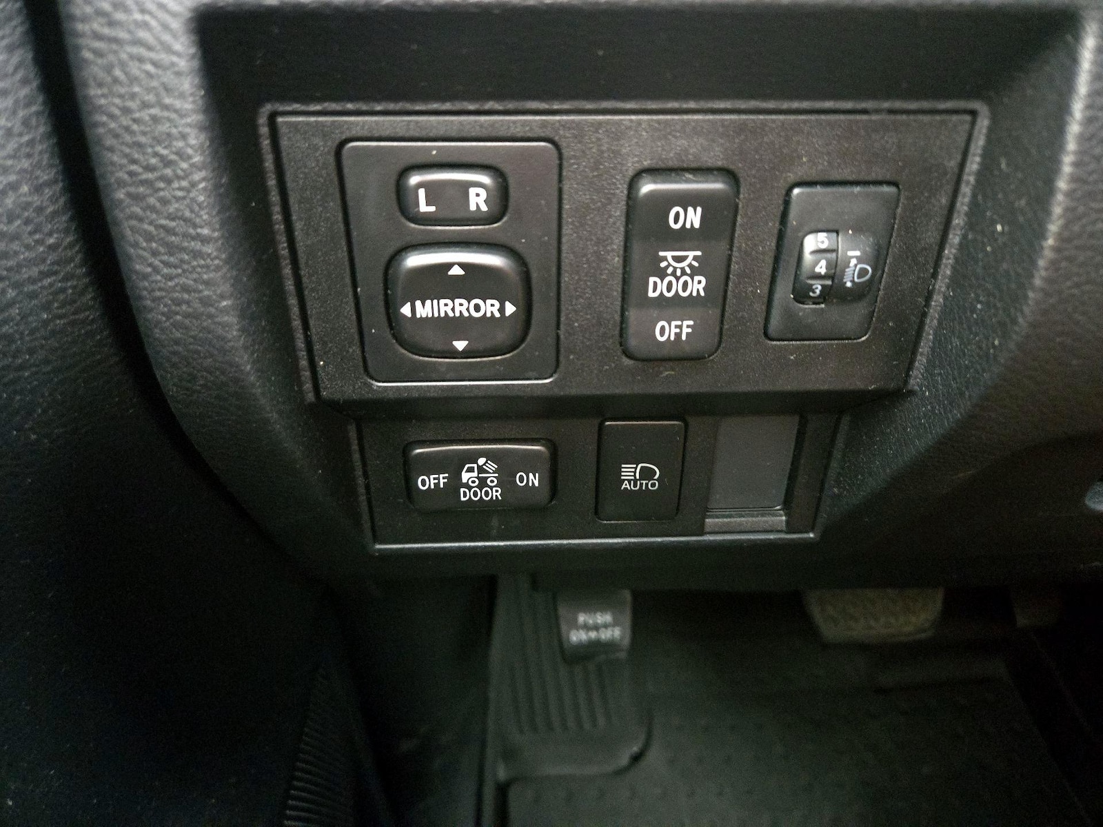 2019 Toyota Tundra SR - Photo 14